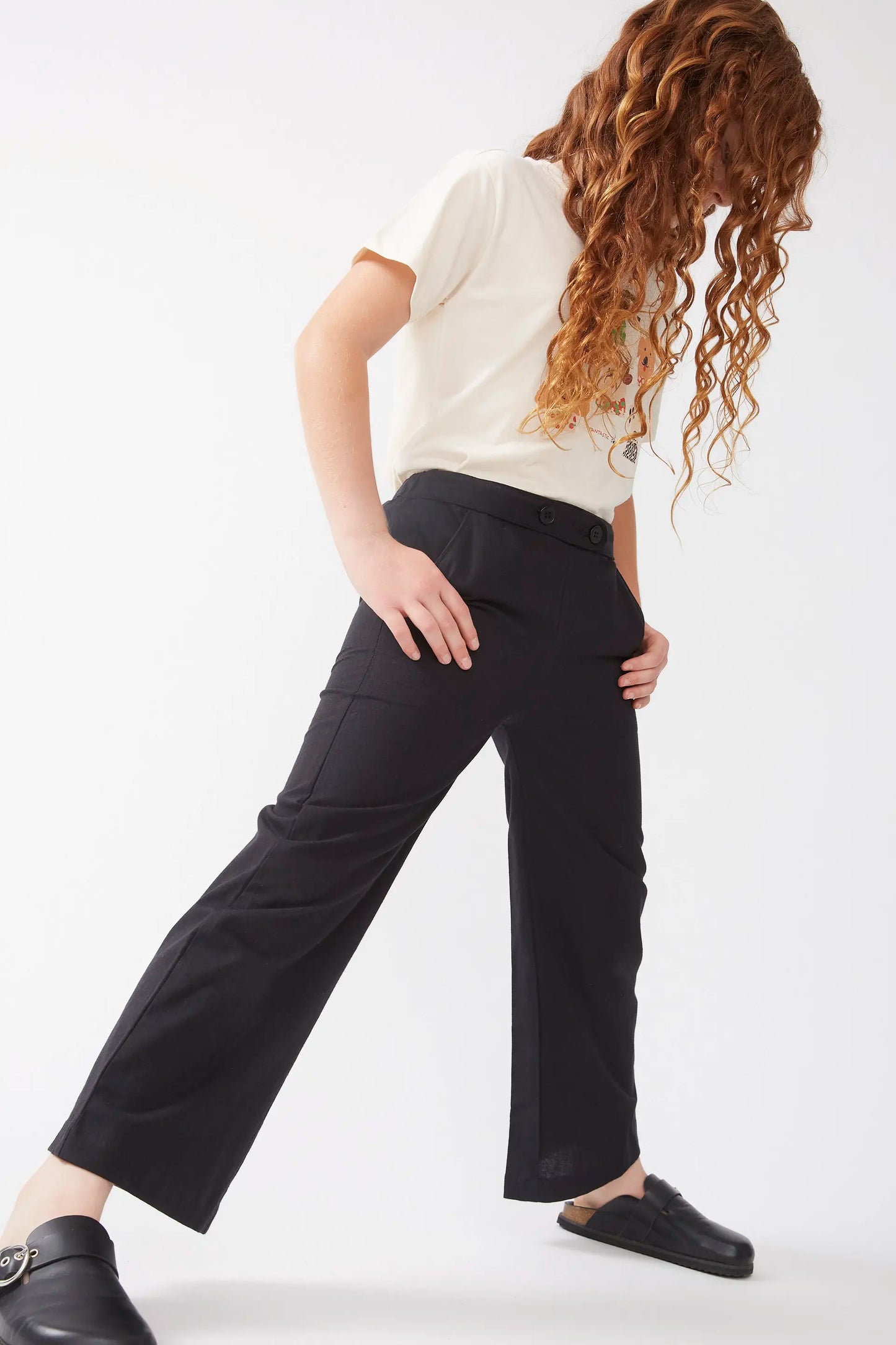 Pantalón de niña recto botones negro