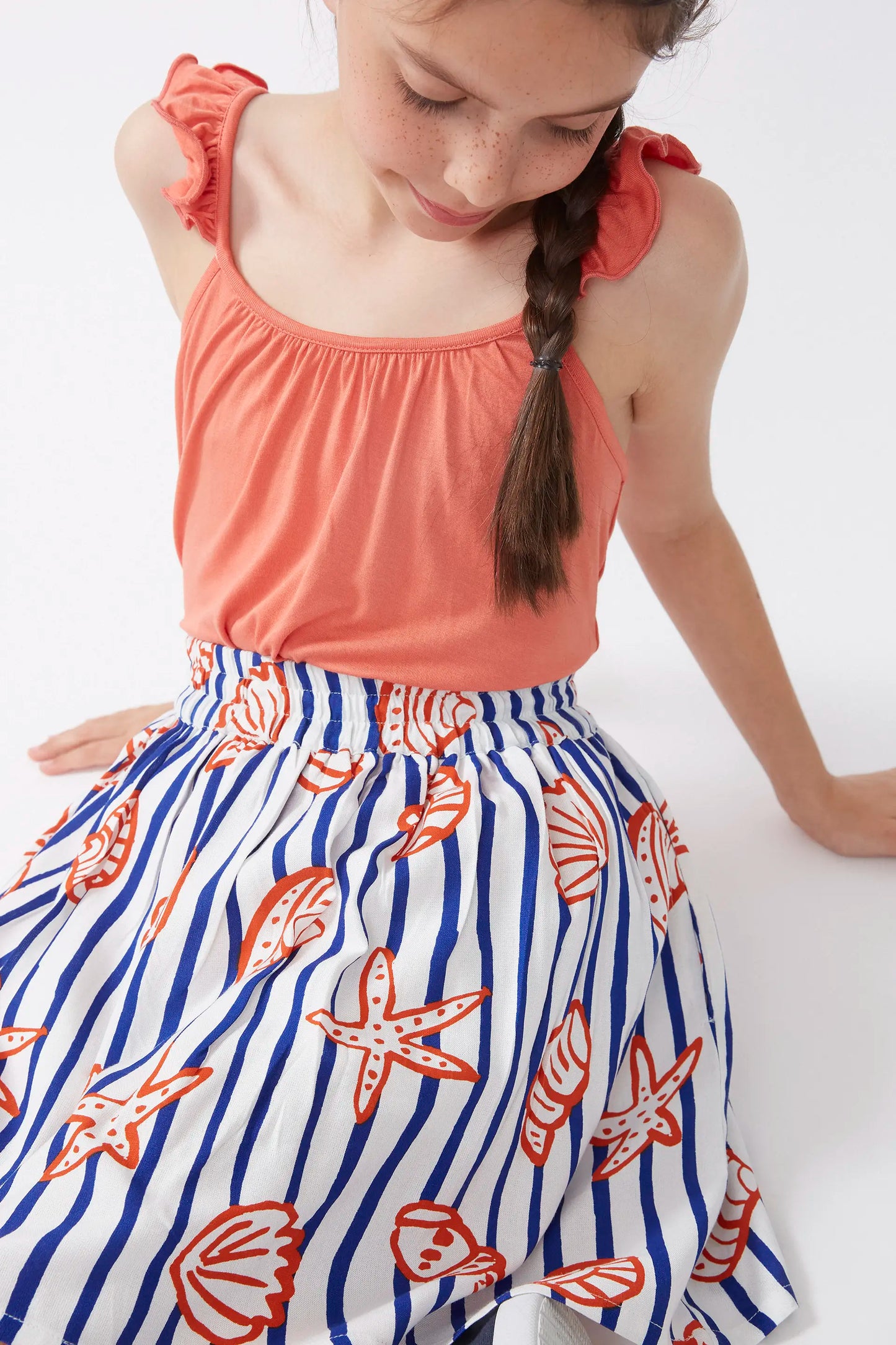 Falda corta de niña estampado Nemo