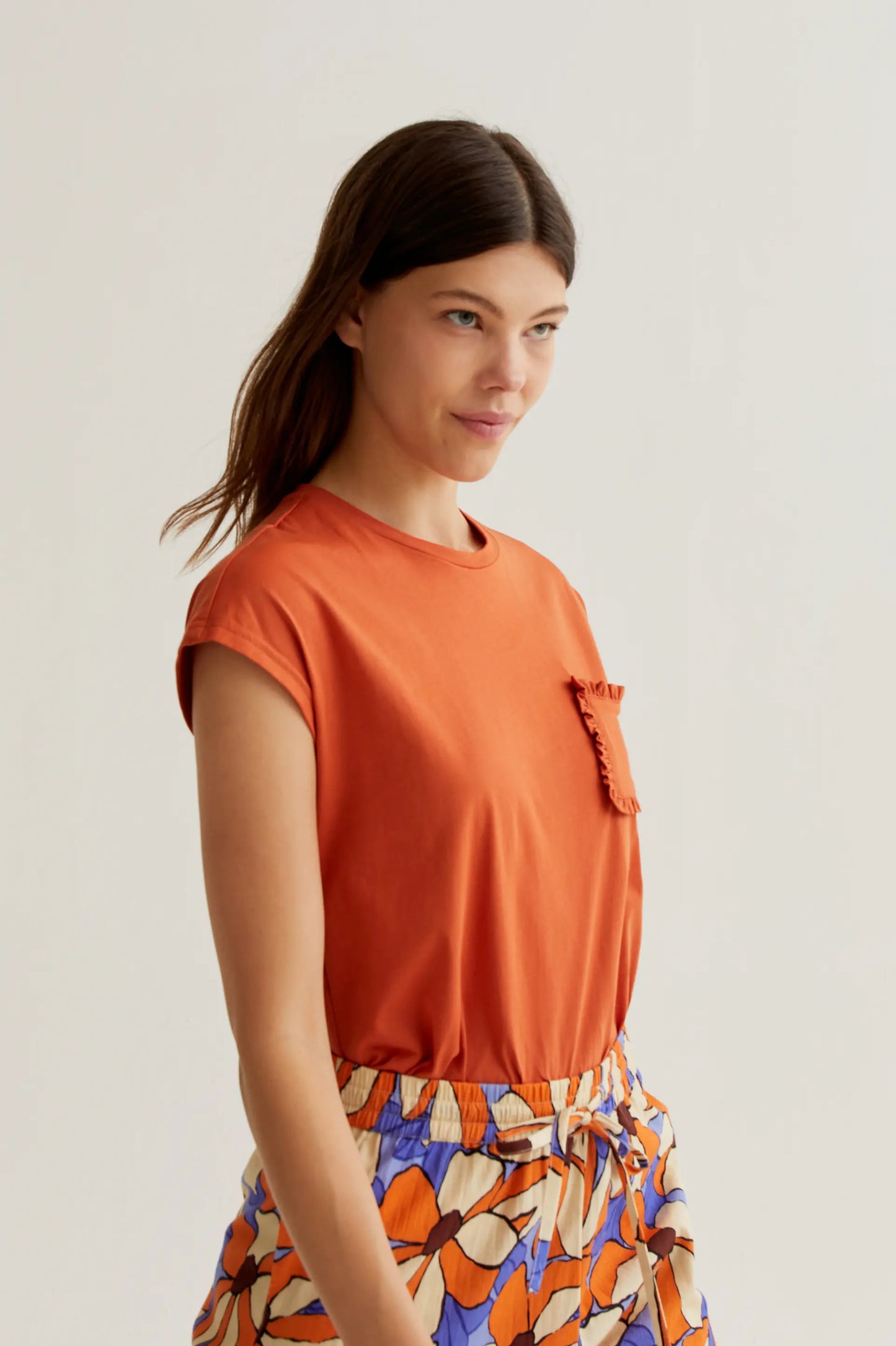 Basic 100% cotton brown t-shirt