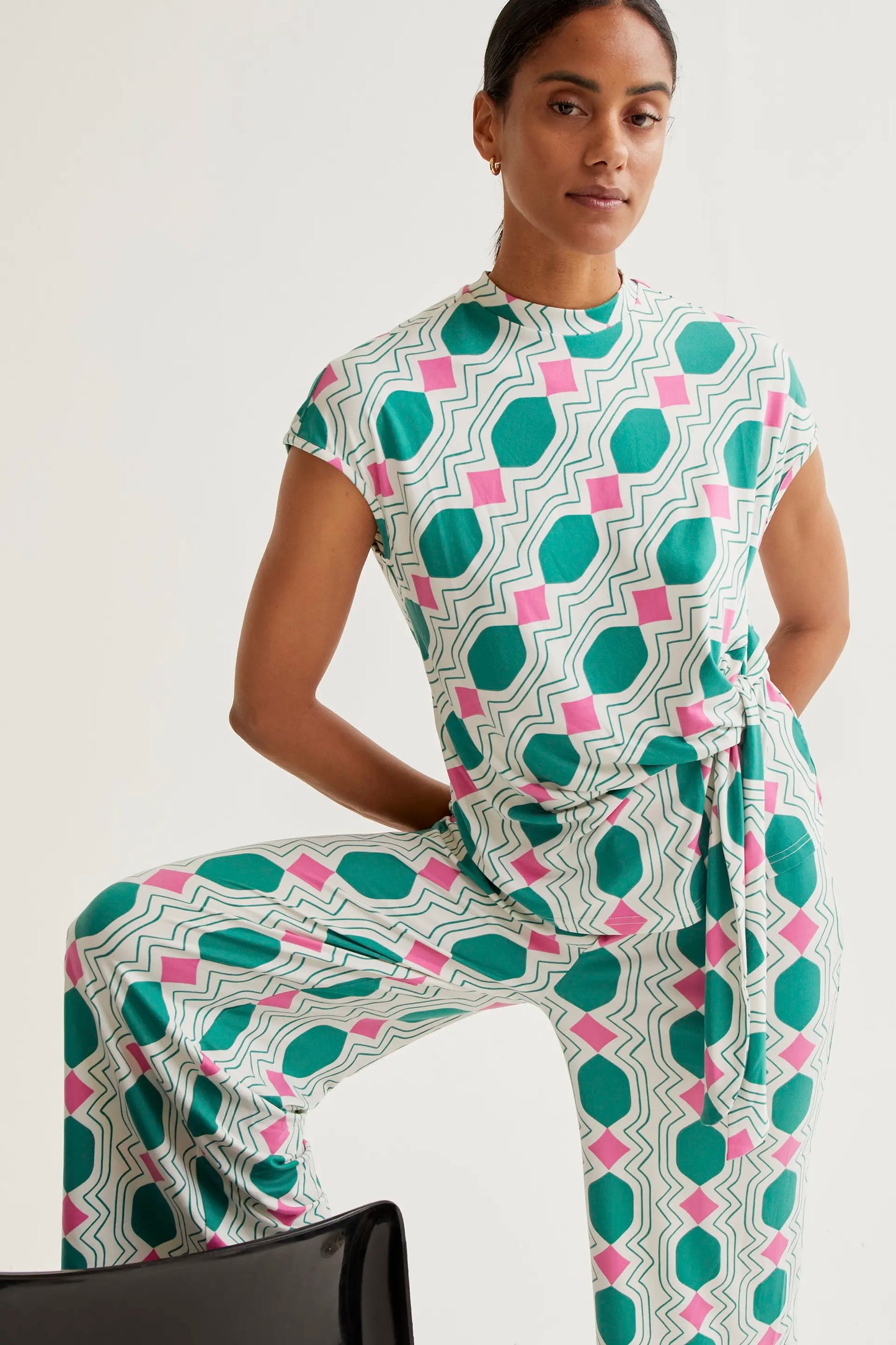 Pantalón con estampado Geometric