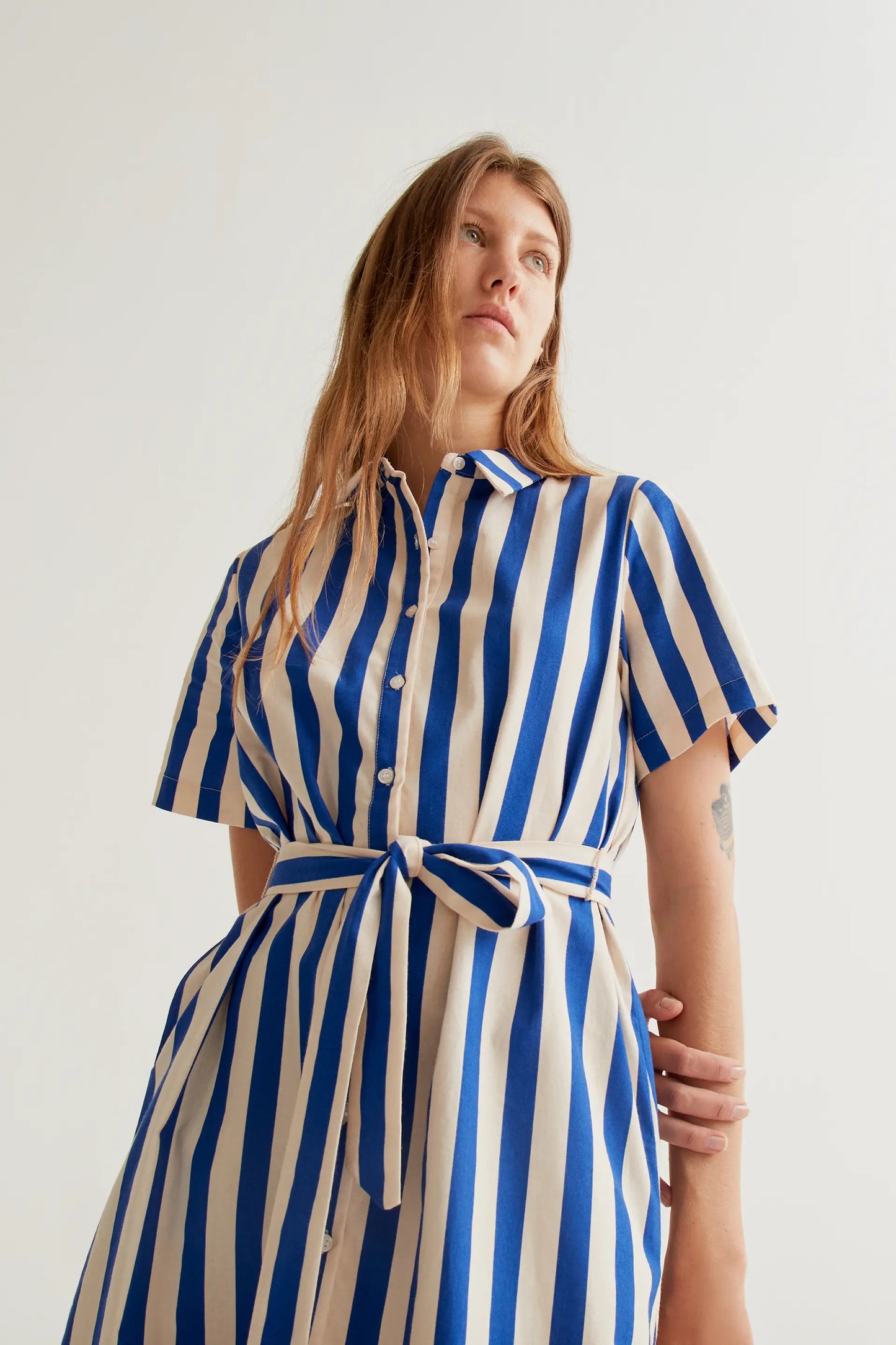 Vestido corto con estampado Bamboo Blue