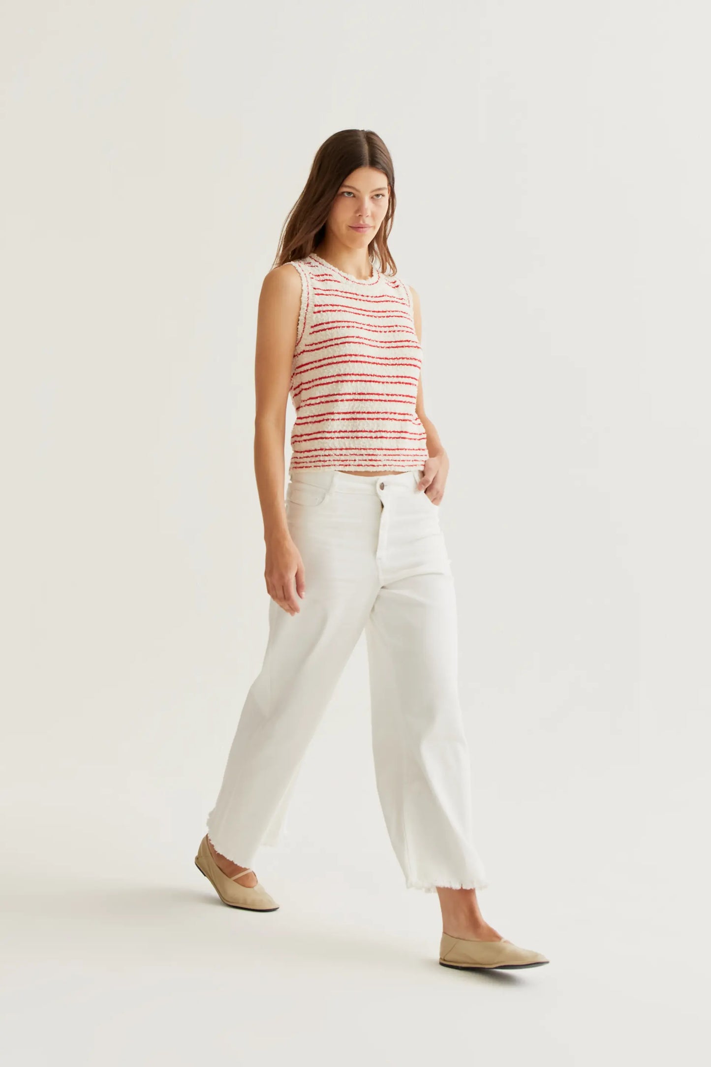 White raw-cut hem jeans