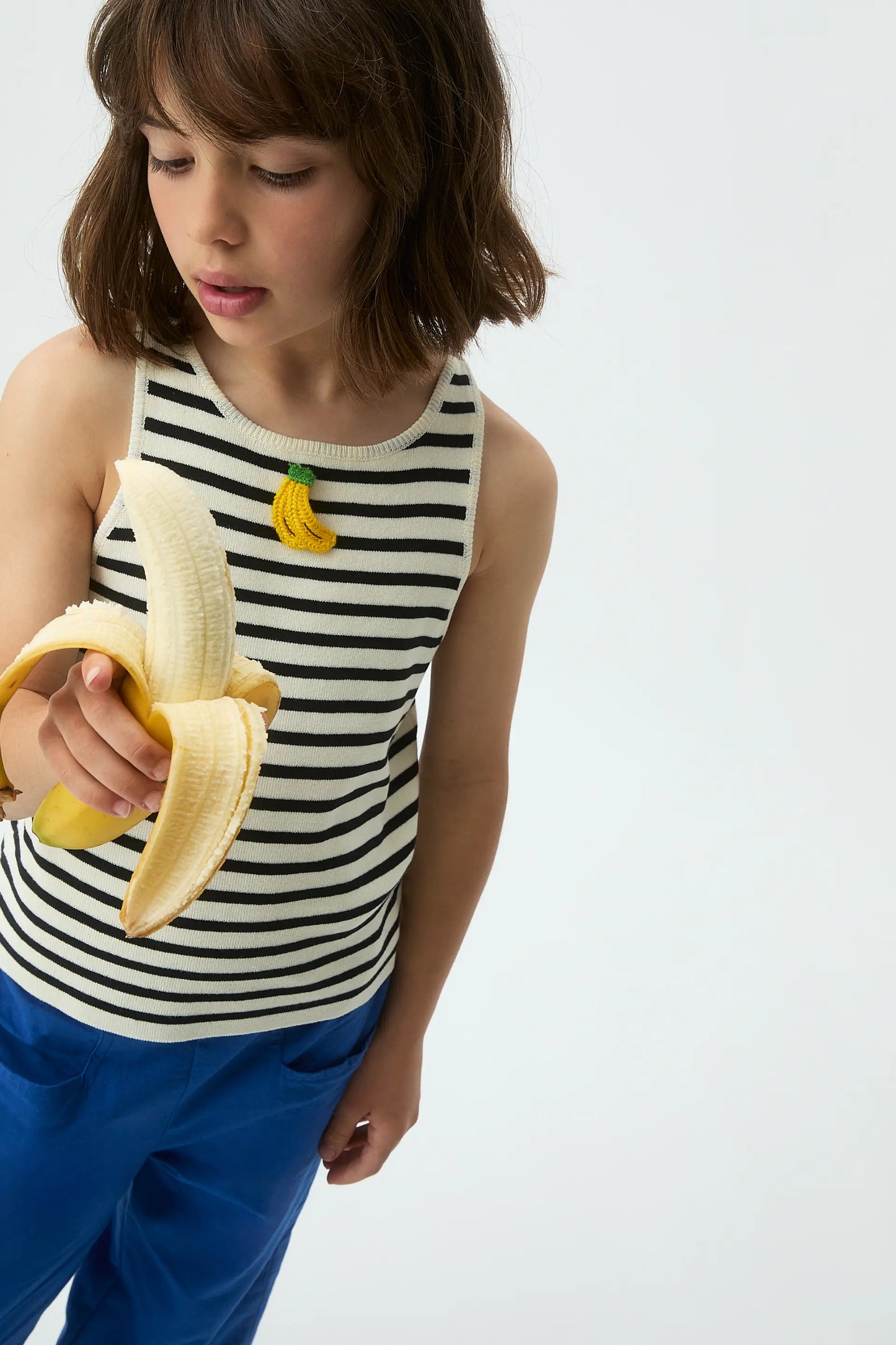 Top da bambina con ricamo a banana