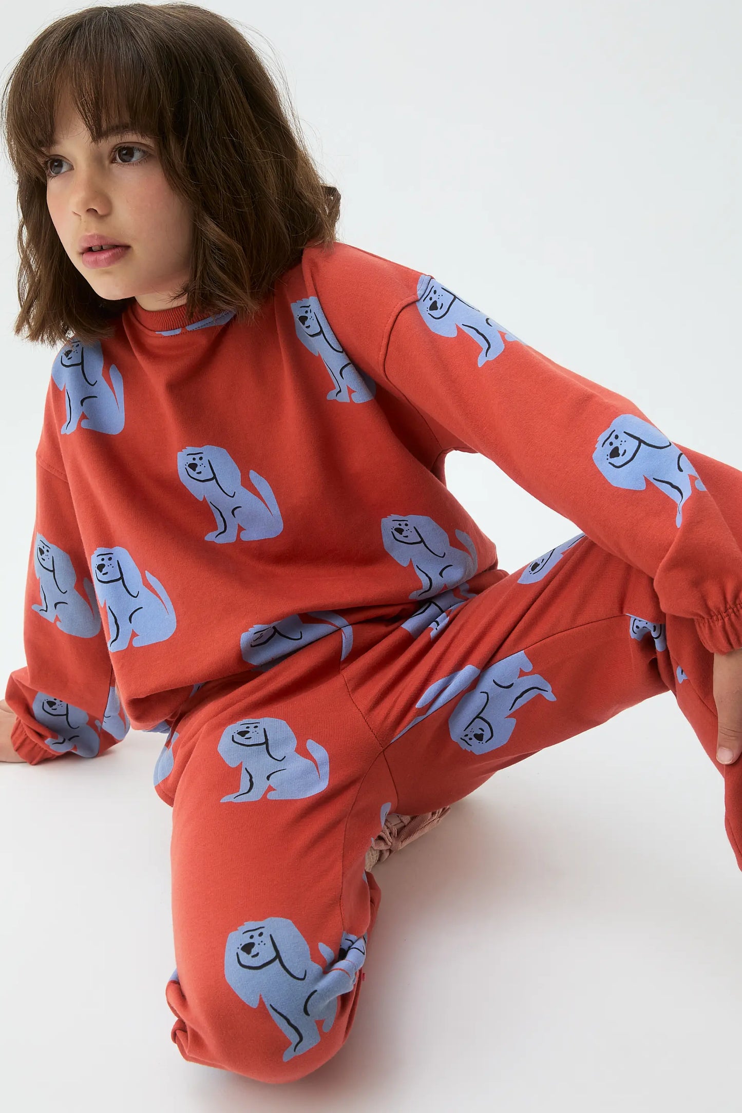 Pantaloni da bambina con stampa di cuccioli