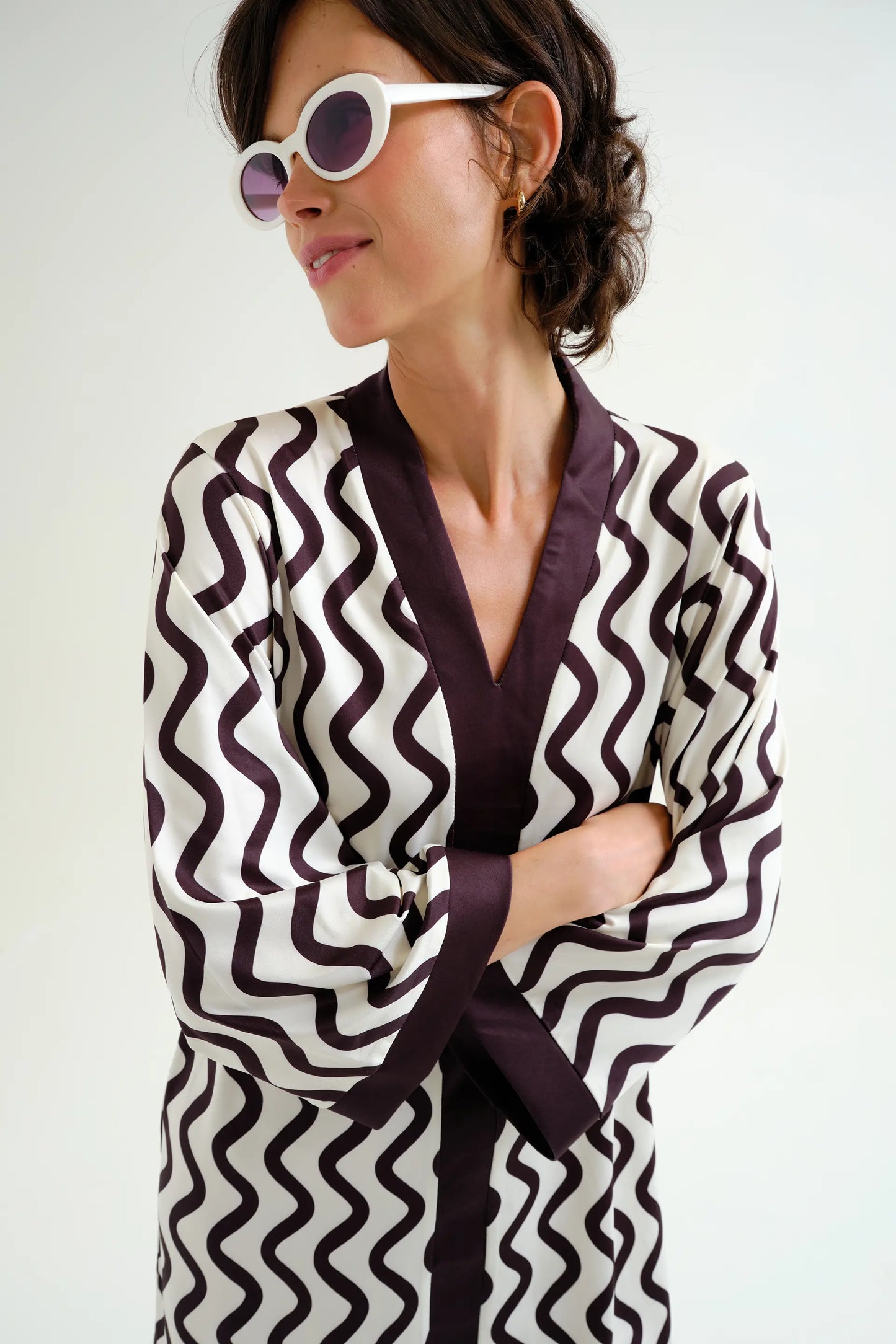 Kaftan corto con estampado Wave Black & White
