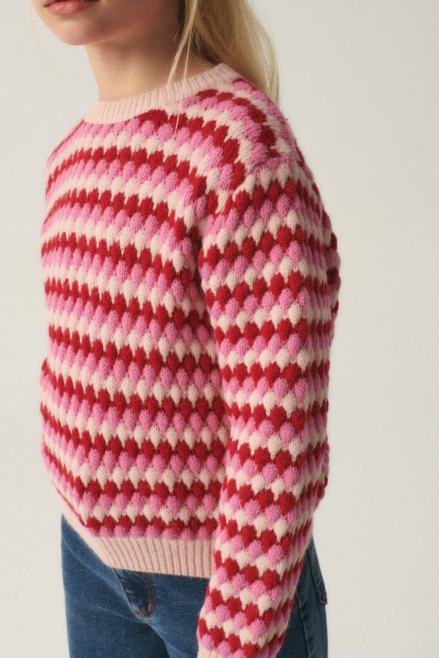 Unisex Knitted Sweater with Pink Structure