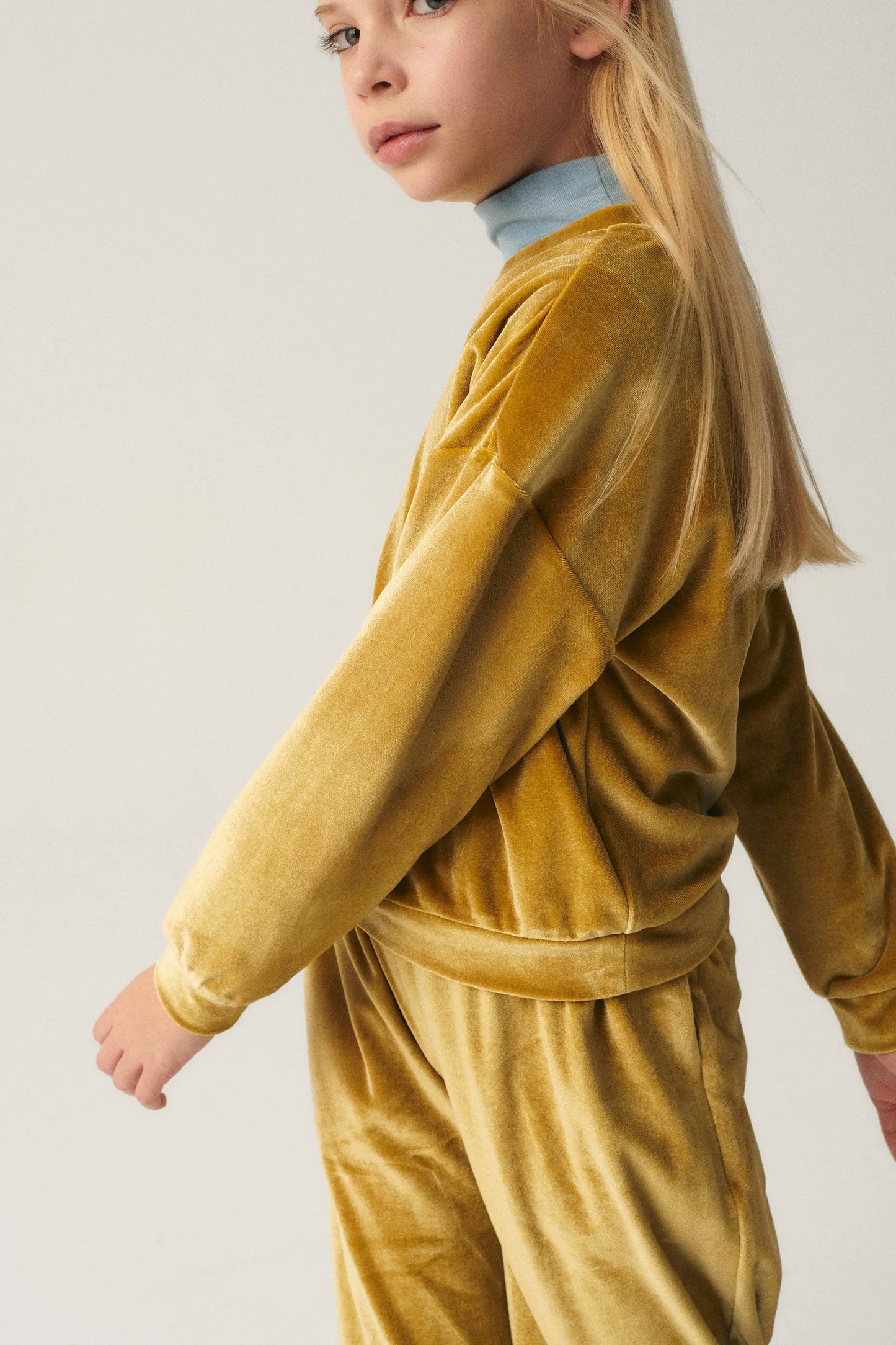 Unisex sweatshirt in yellow velvet