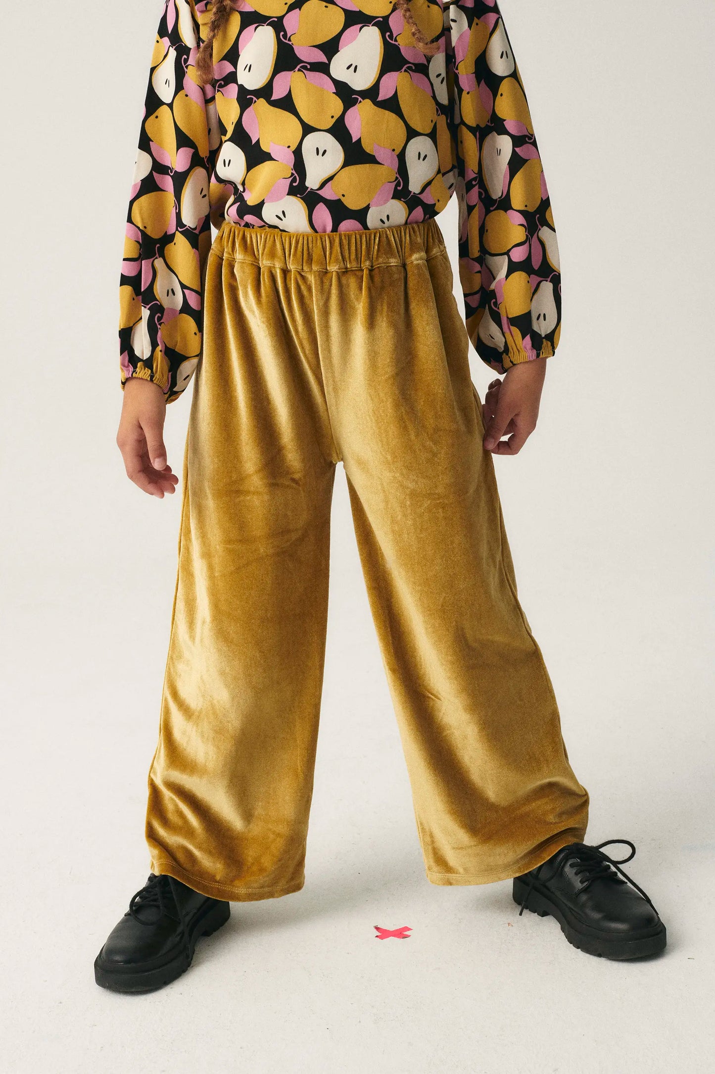 Unisex pants in yellow velvet