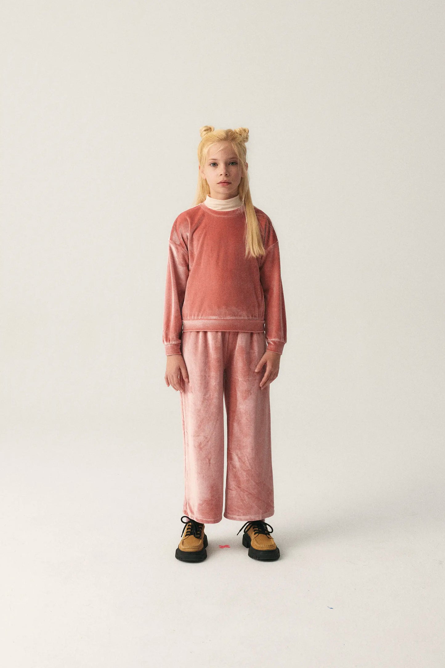 Sudadera unisex en terciopelo rosa