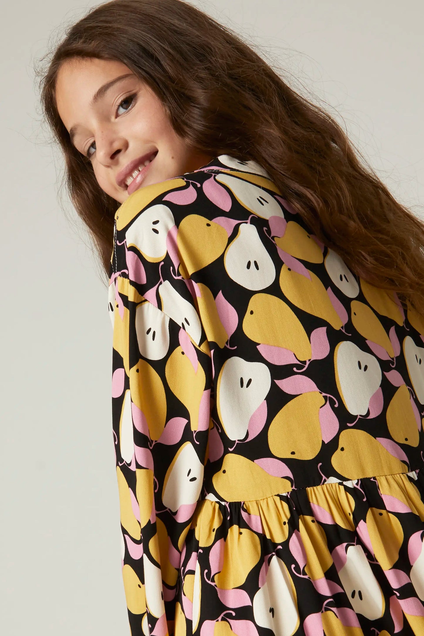 Vestido corto camisero de niña con estampado de peras