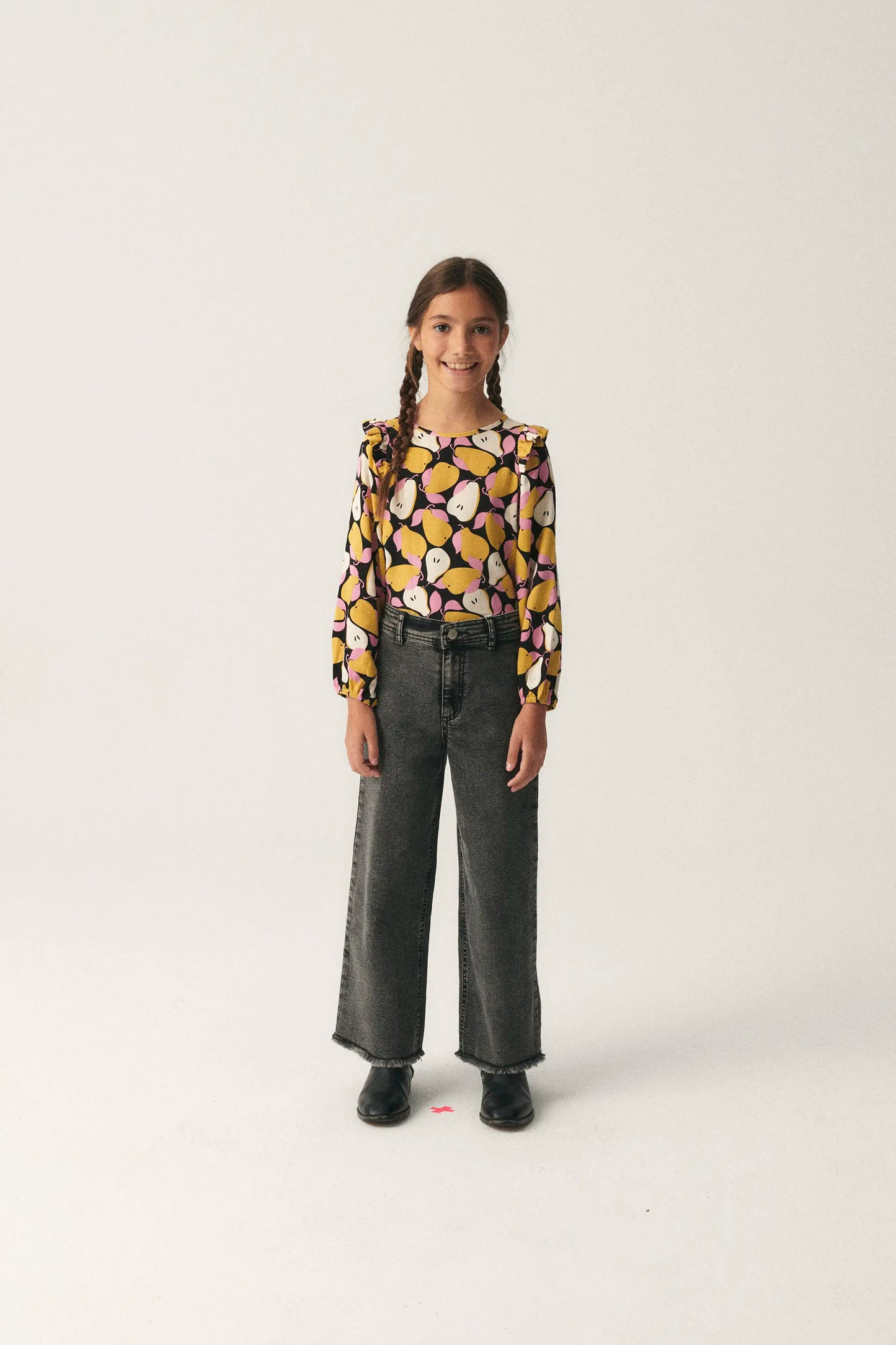 Girl's top with ruffles and pear print