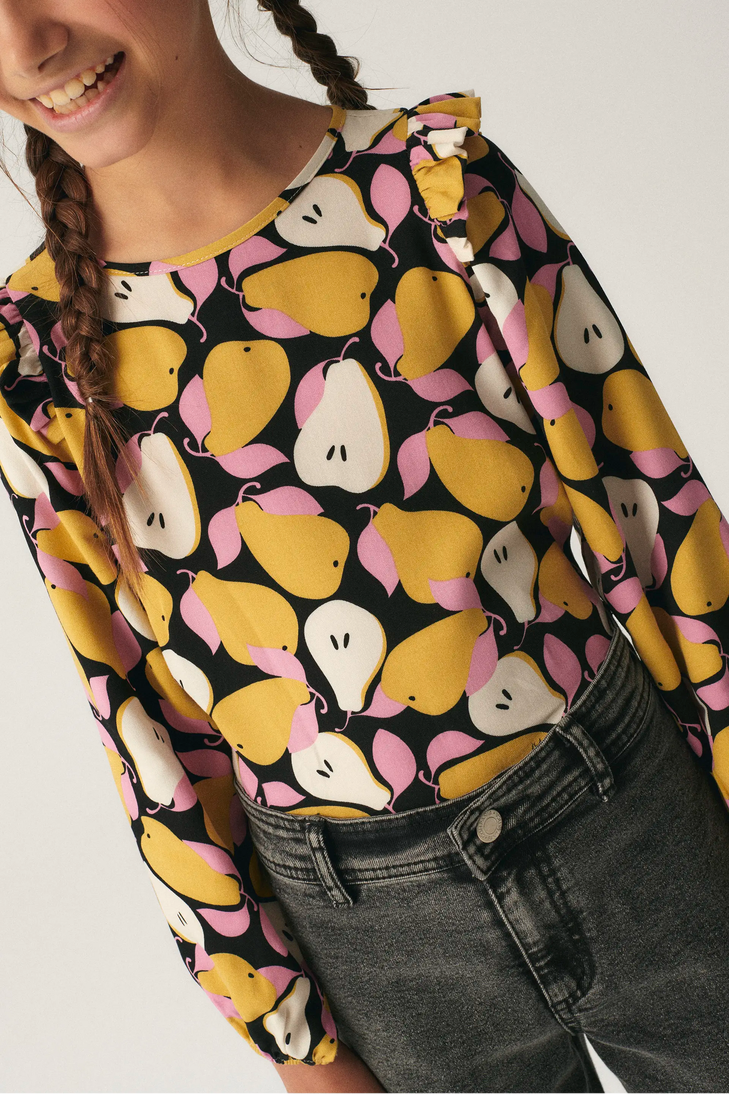 Girl's top with ruffles and pear print