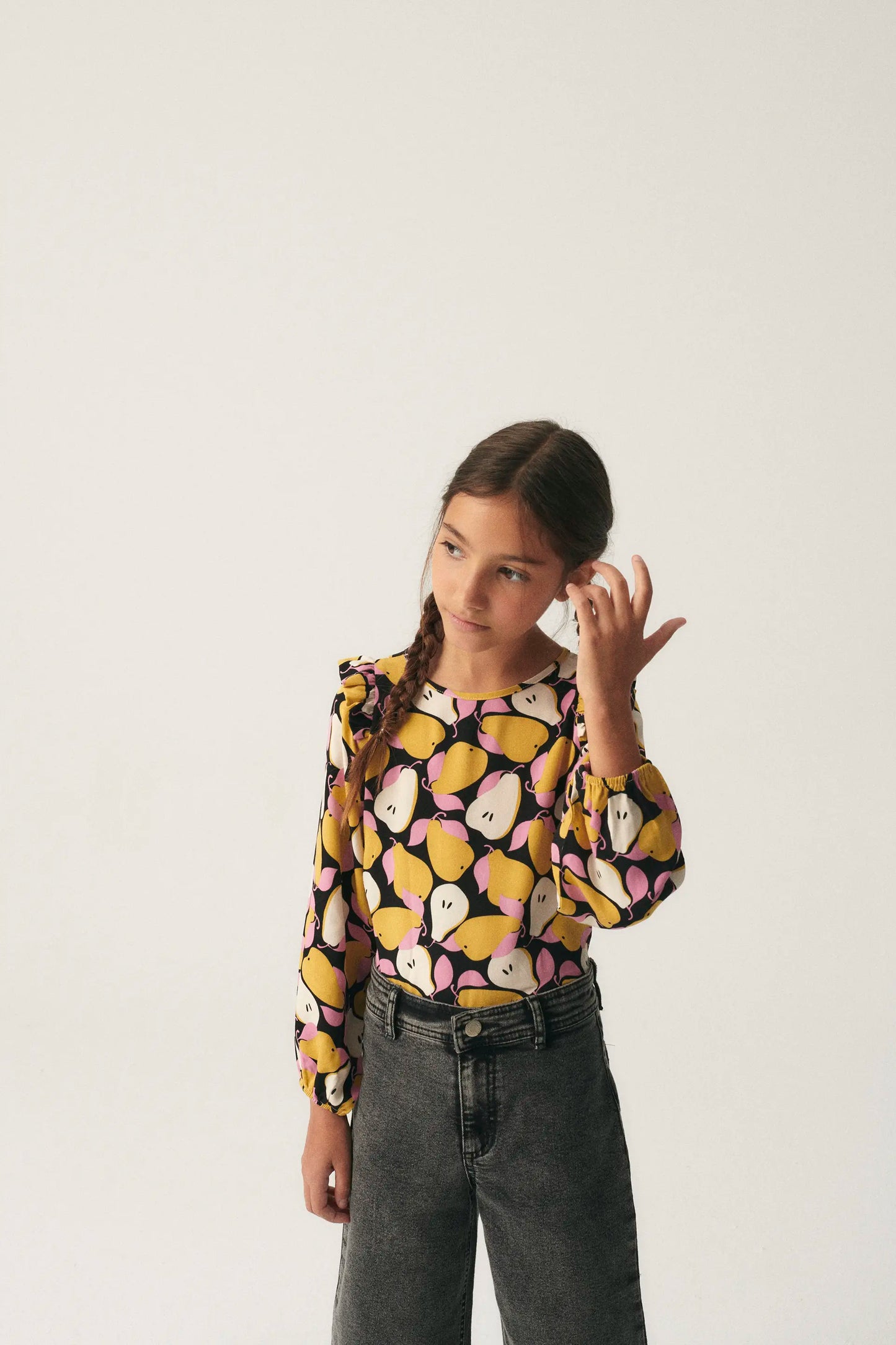 Girl's top with ruffles and pear print