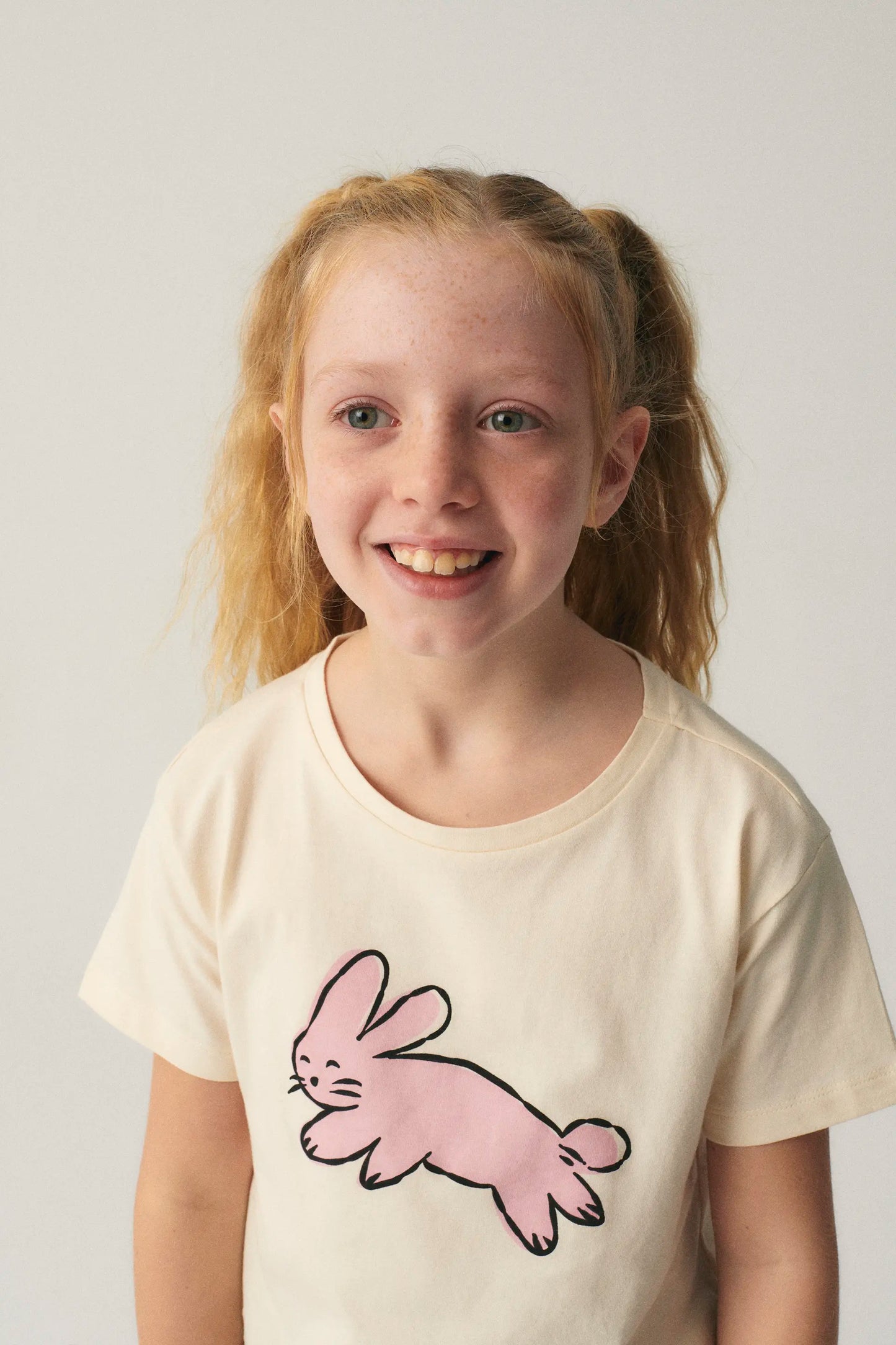Camiseta unisex de algodón con gráfica de conejo