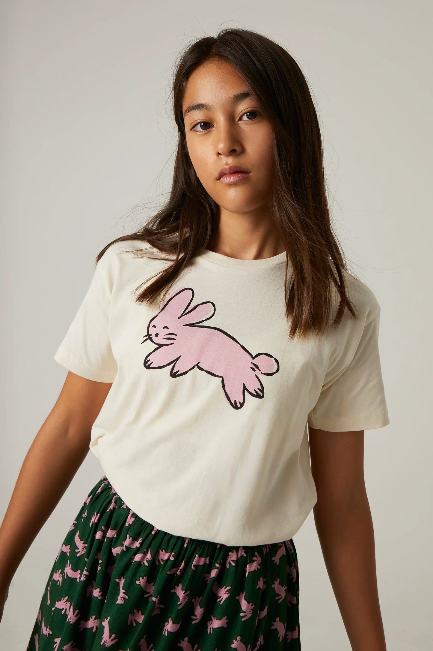 Camiseta unisex de algodón con gráfica de conejo