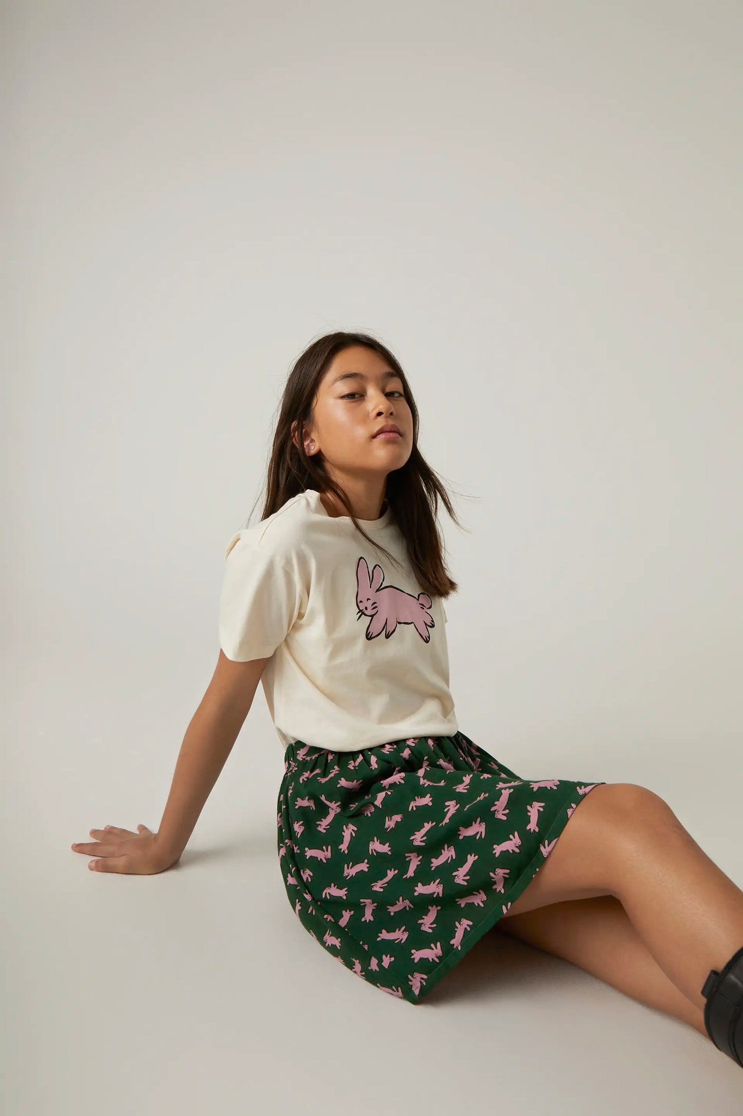 Camiseta unisex de algodón con gráfica de conejo