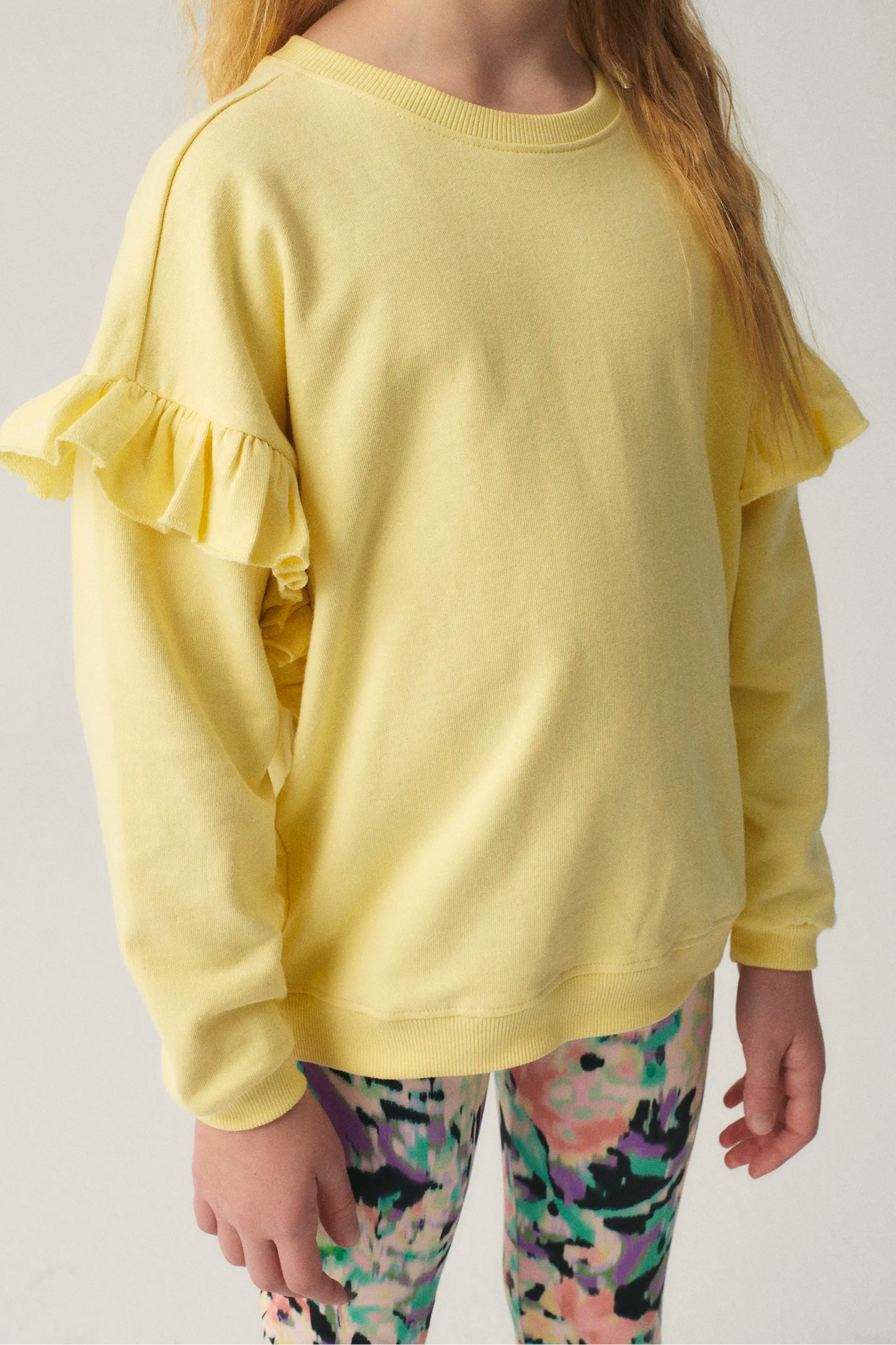 Unisex oversized sweatshirt with yellow ruffles