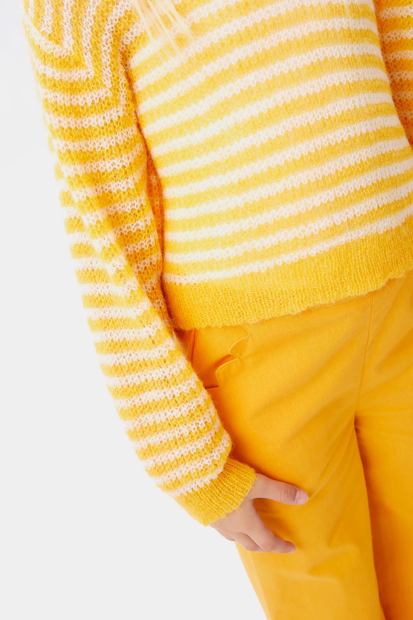 Jersey de niña punto trenzado rayas amarillo