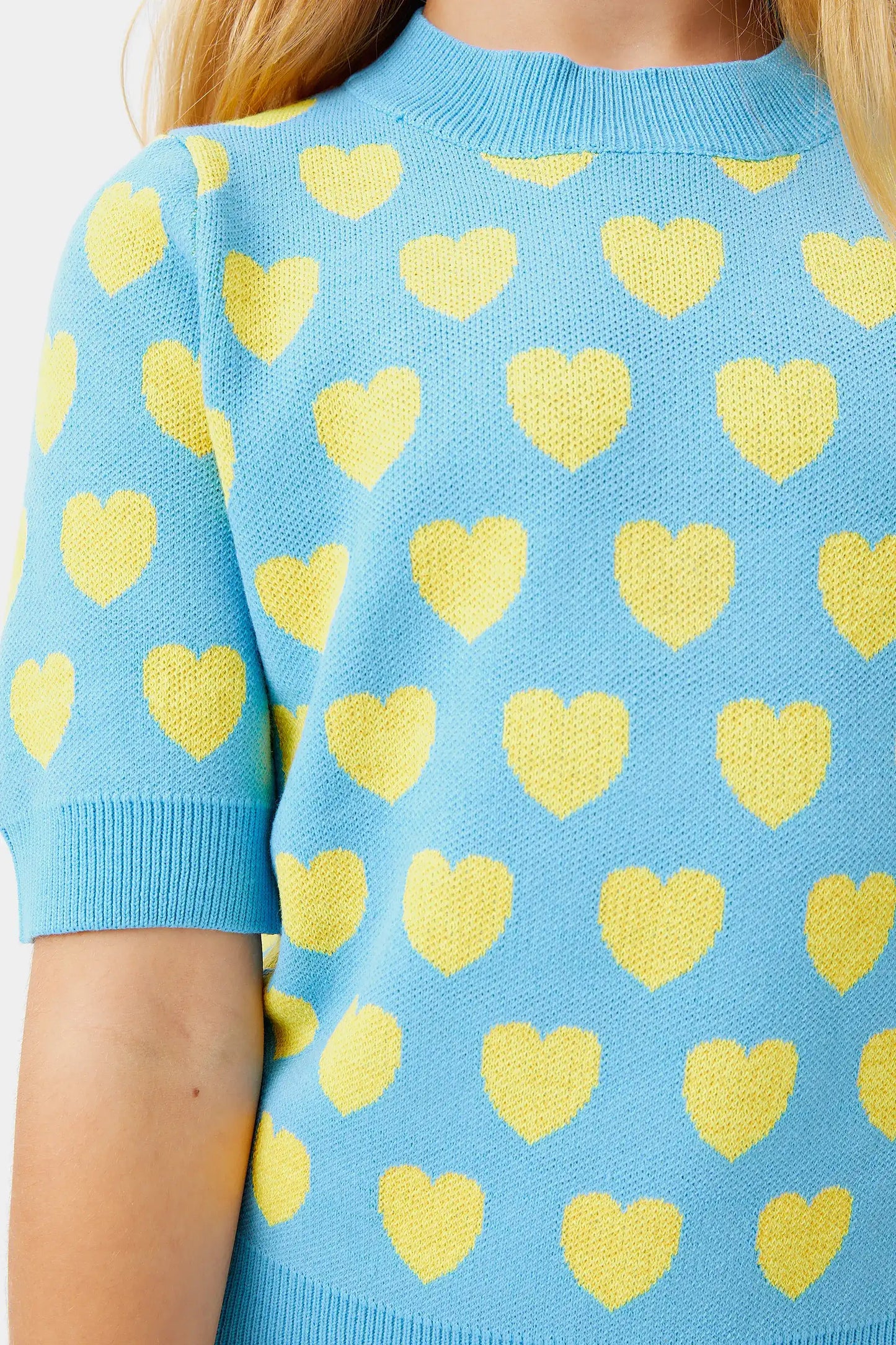 Jersey de niña estampado corazones