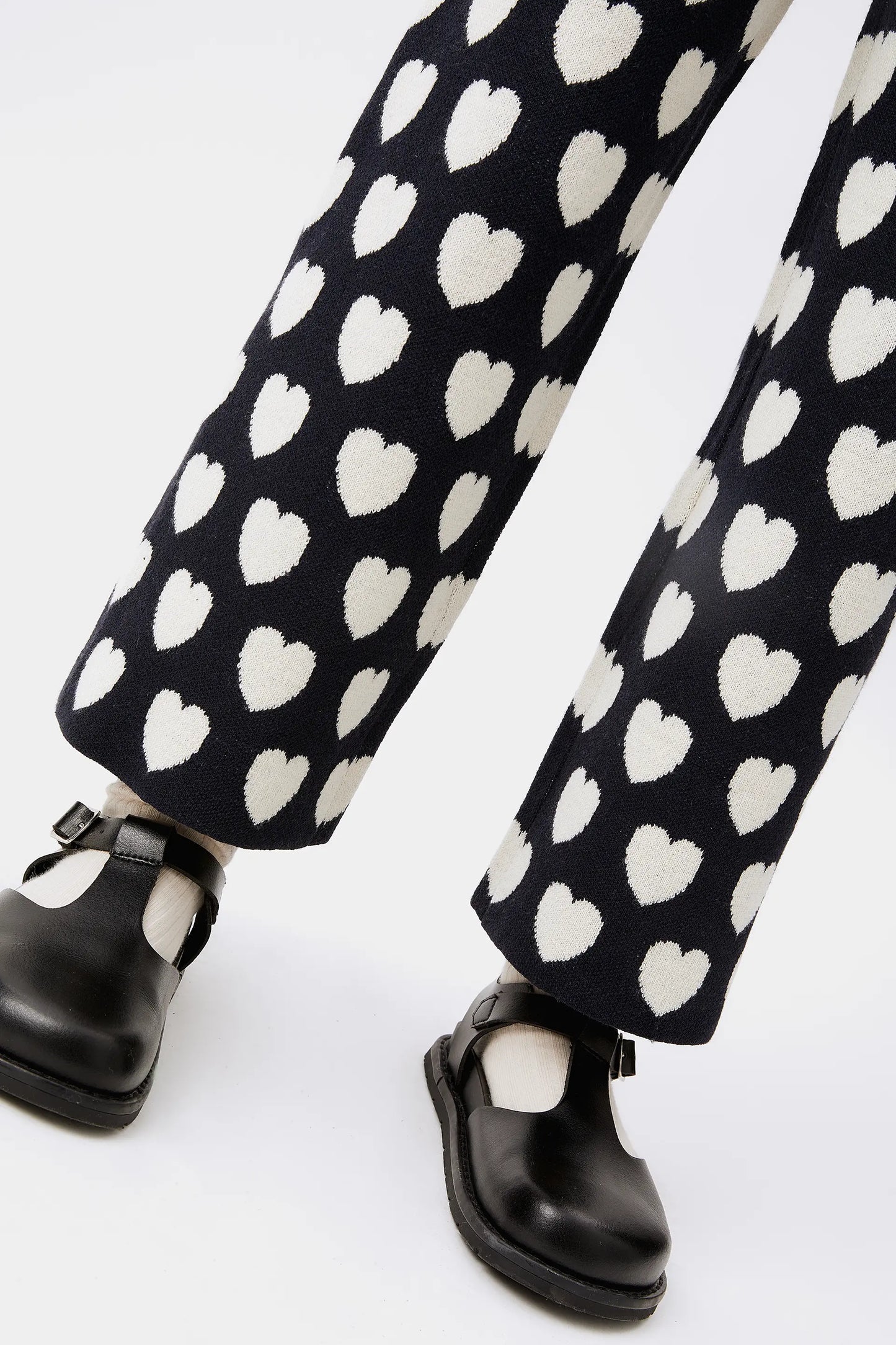 Pantalón de niña estampado corazones