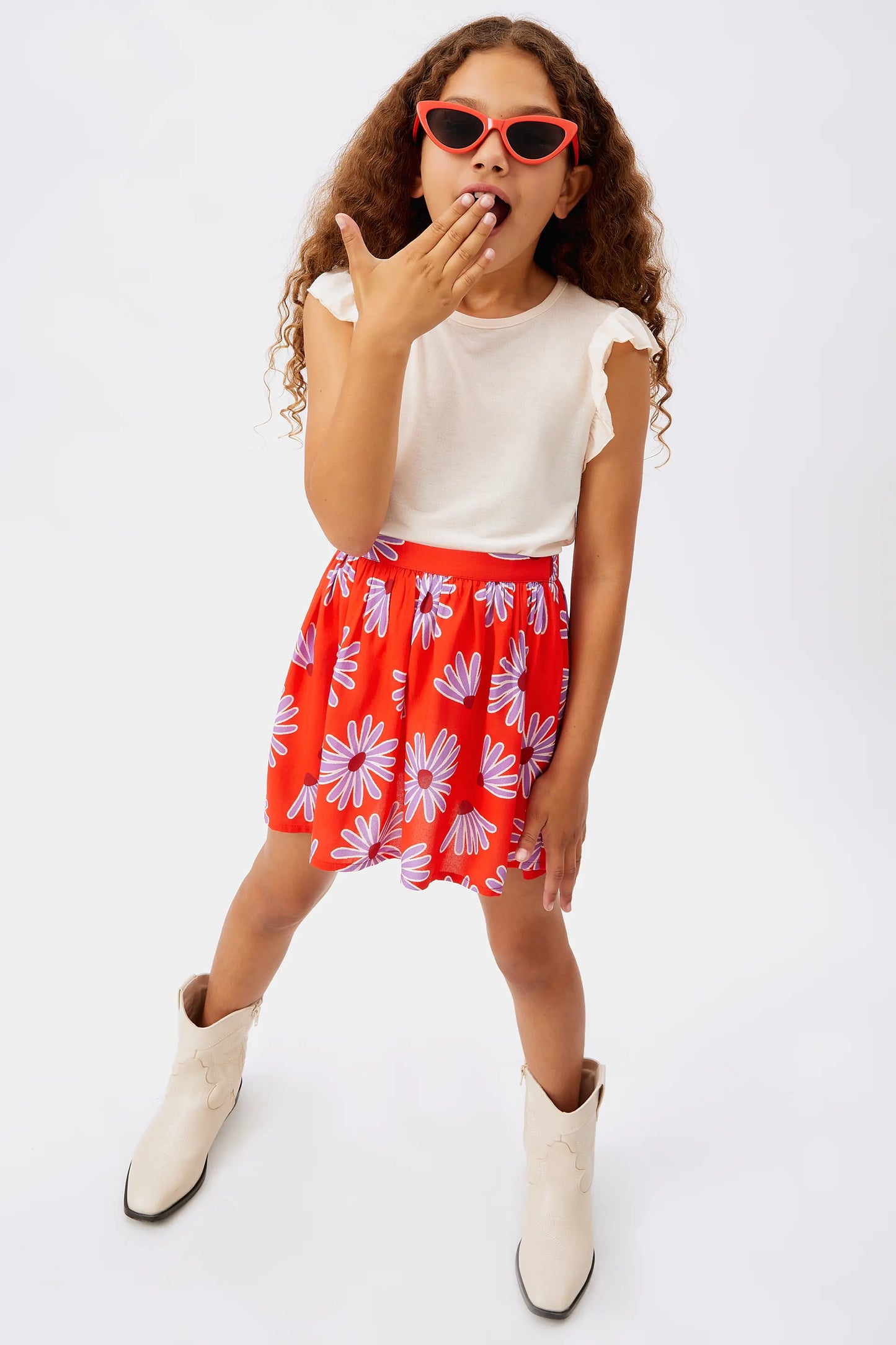 Girl's top with white ruffles