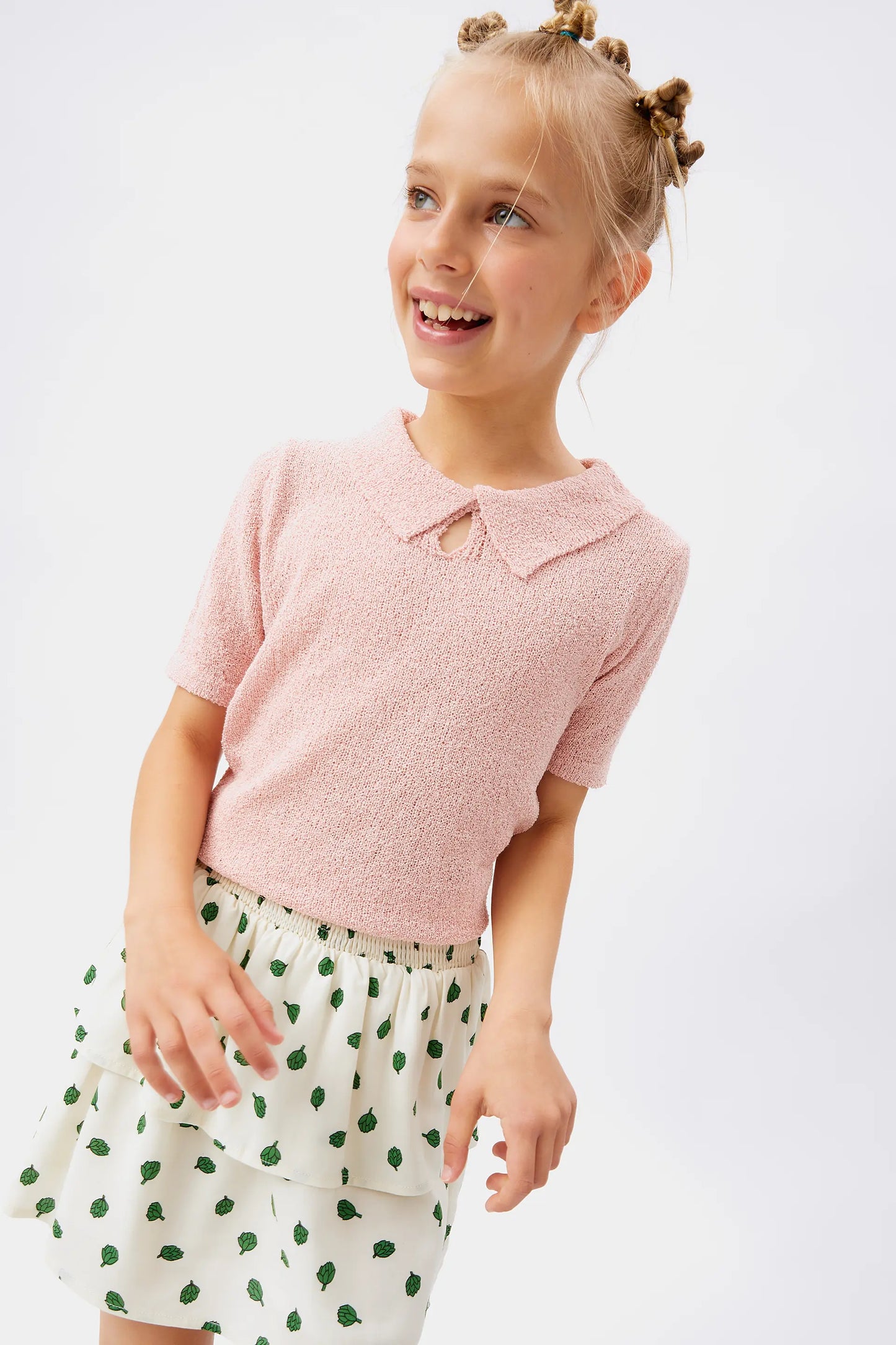 Falda corta de niña estampado alcachofas