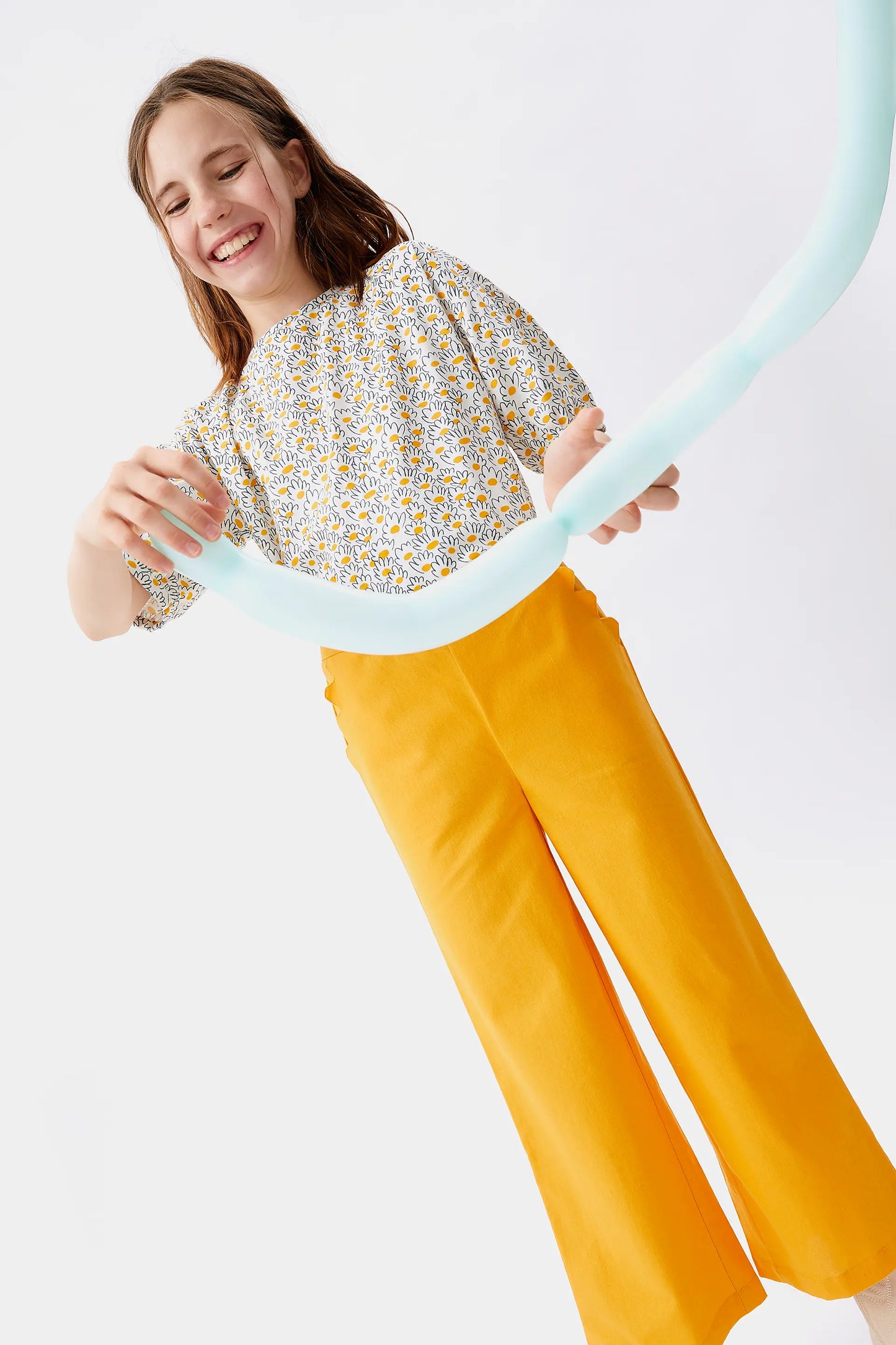 Pantalón de niña recto amarillo