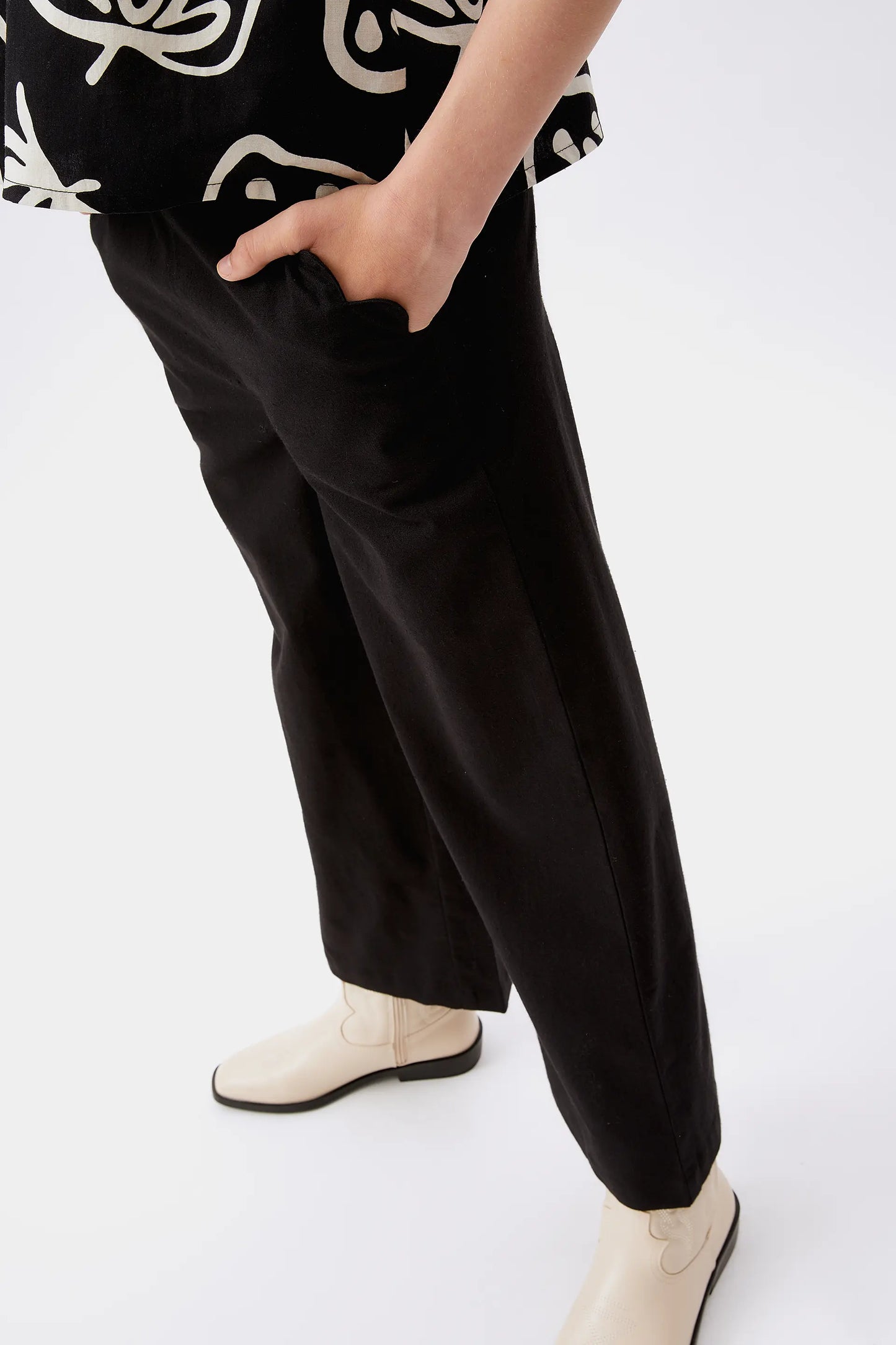 Pantalón de niña recto negro