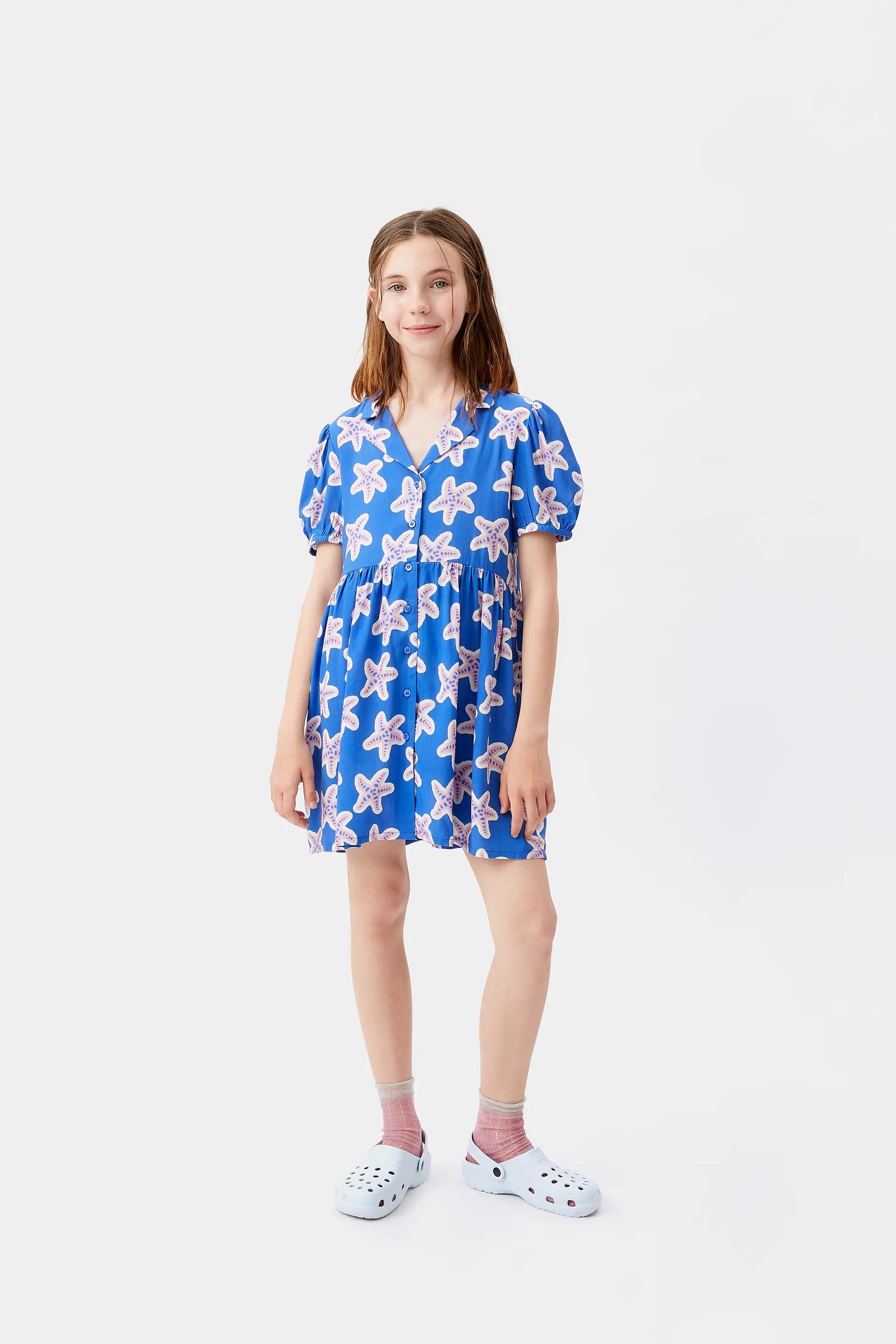 Vestido corto de niña en rayón LENZING™ ECOVERO™ de estrellas