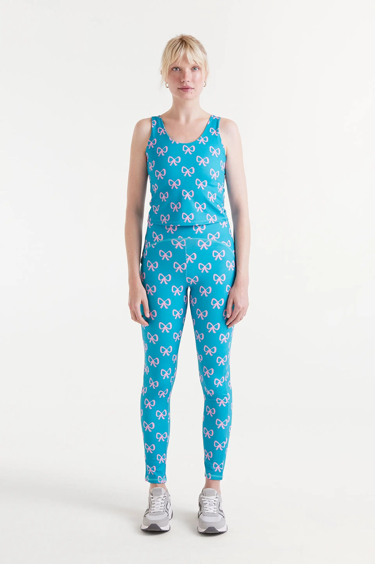 Bow-print sports top