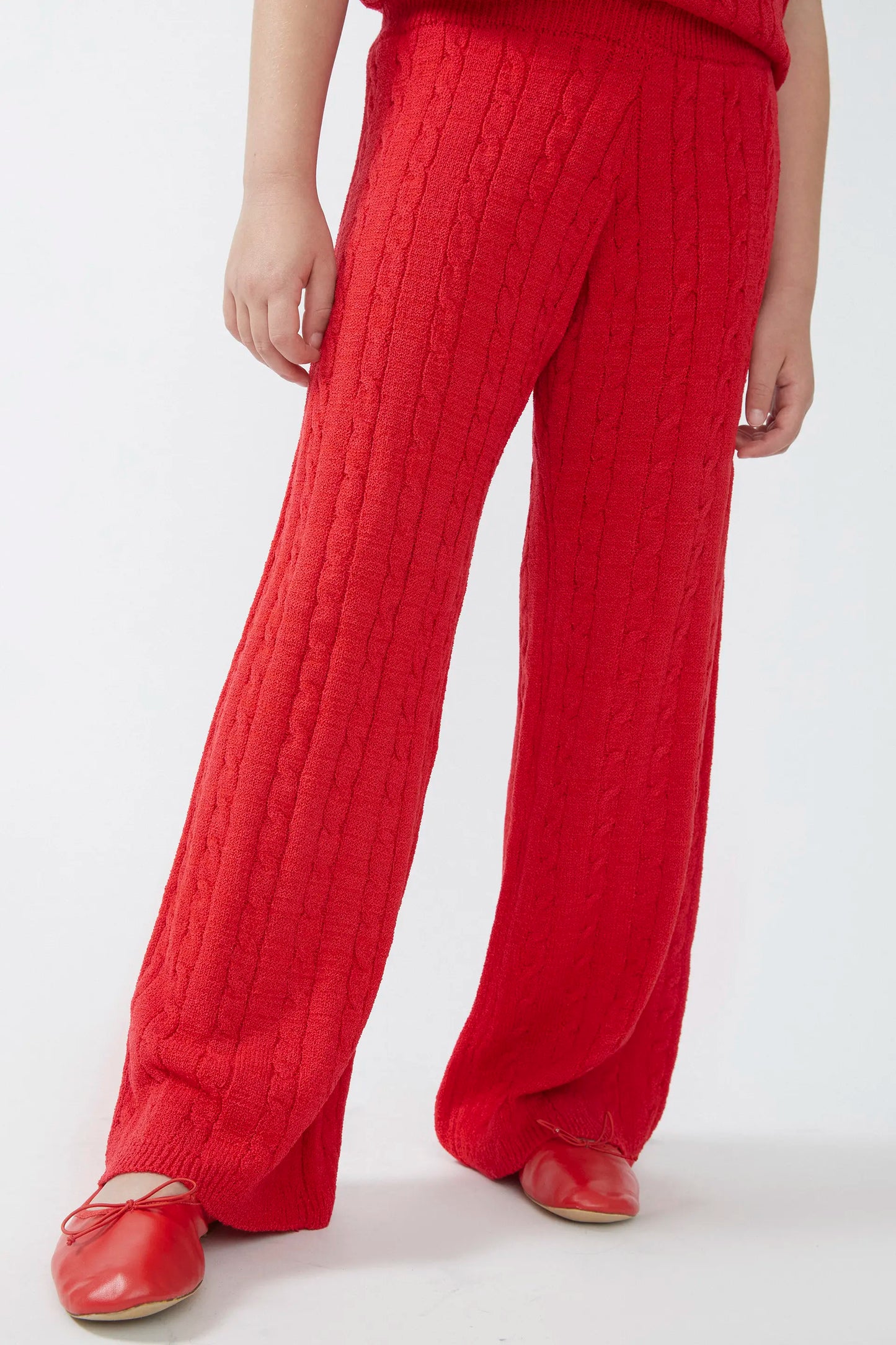 Pantalón recto de niña punto rojo