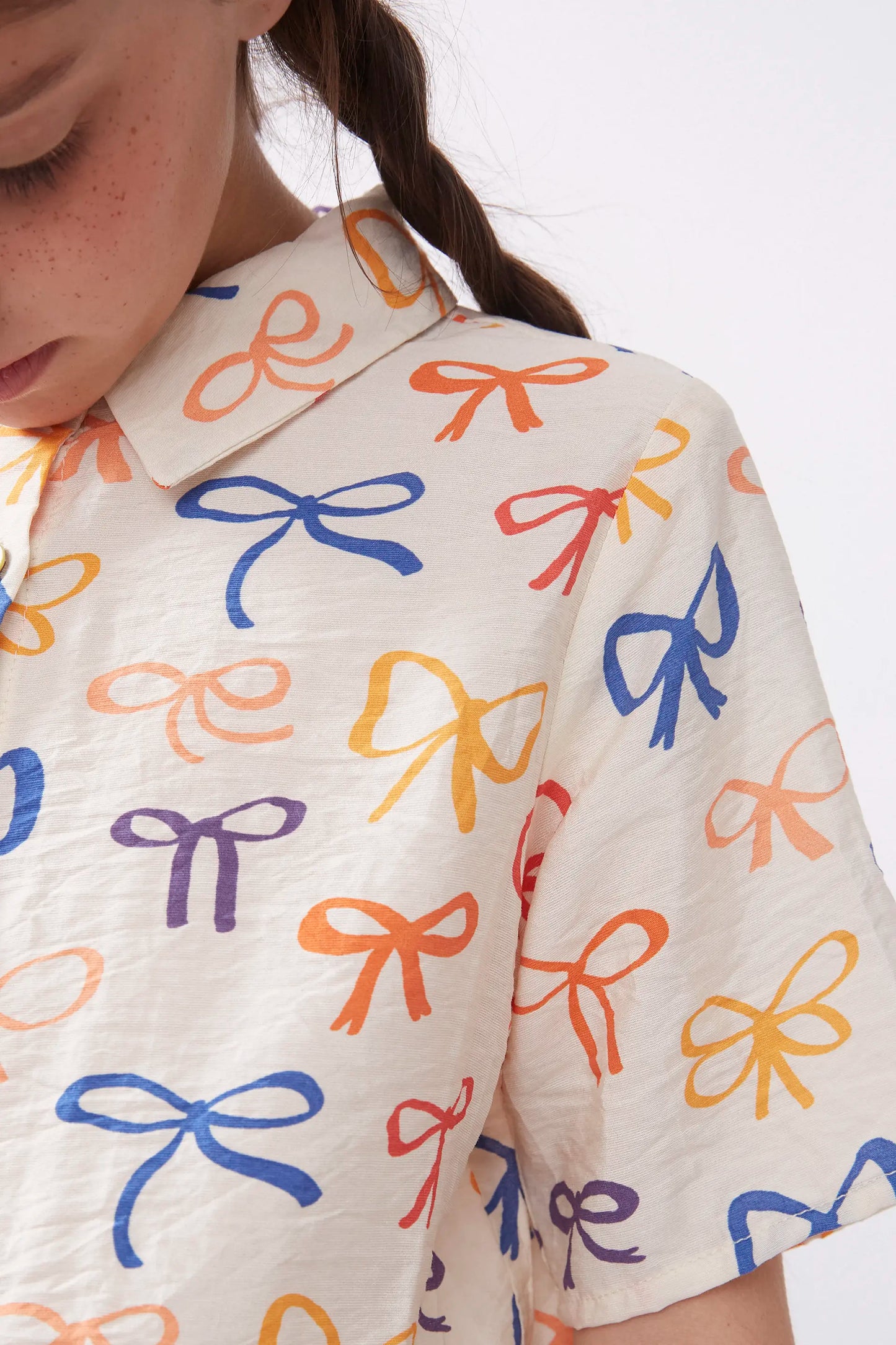 Camisa de niña estampado lazos