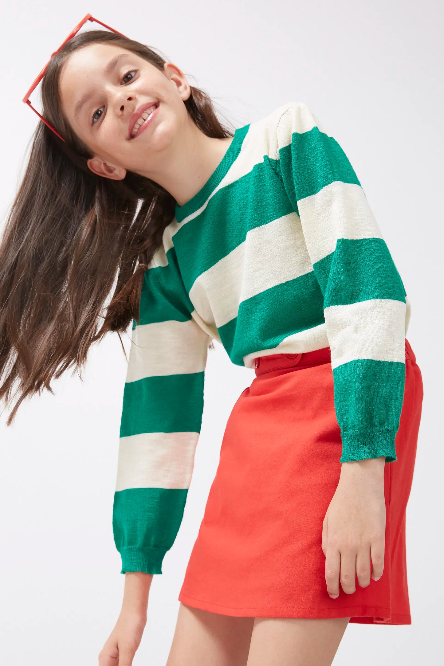 Red short skirt for girls with buttons