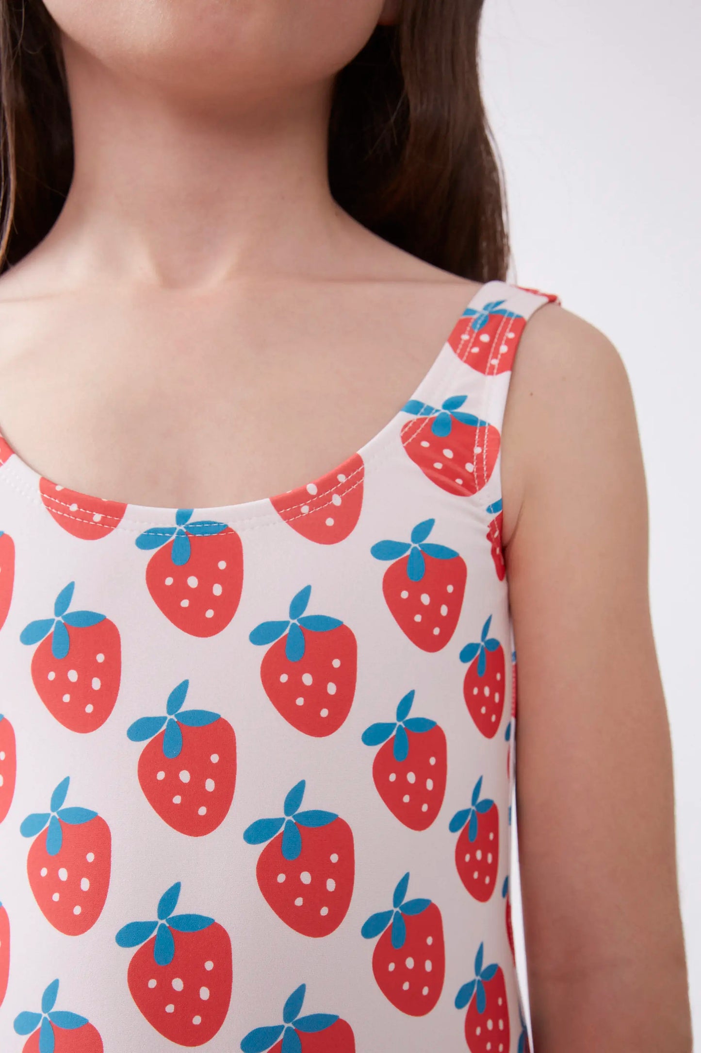 Costume da bagno da bambina con stampa Strawberry Beach
