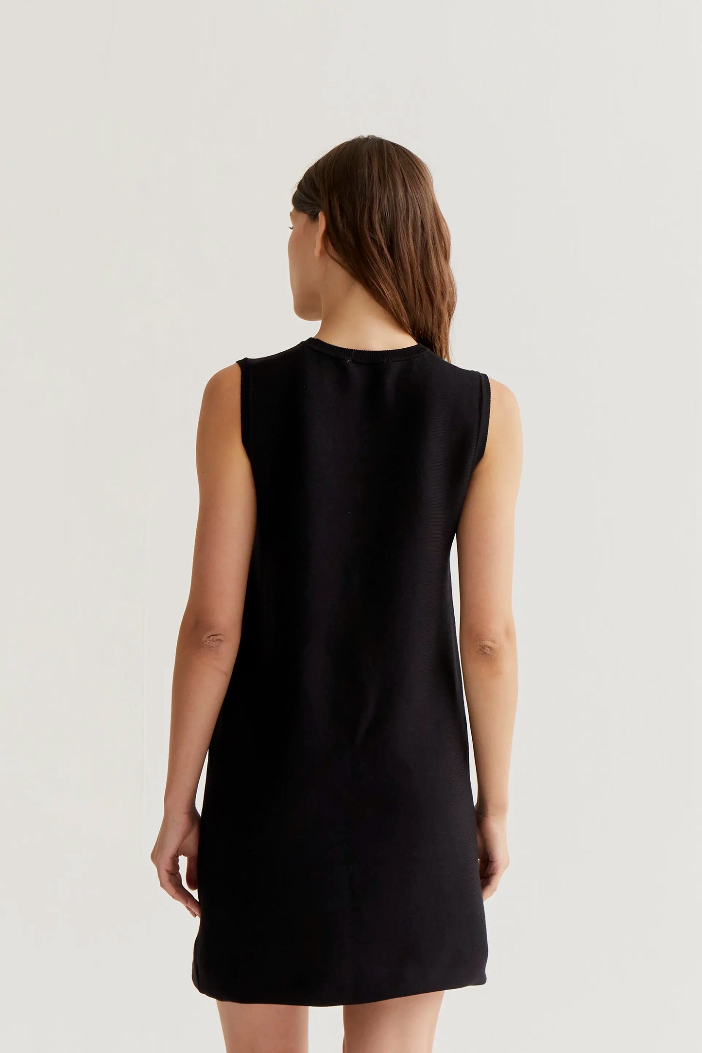 Vestido corto punto negro