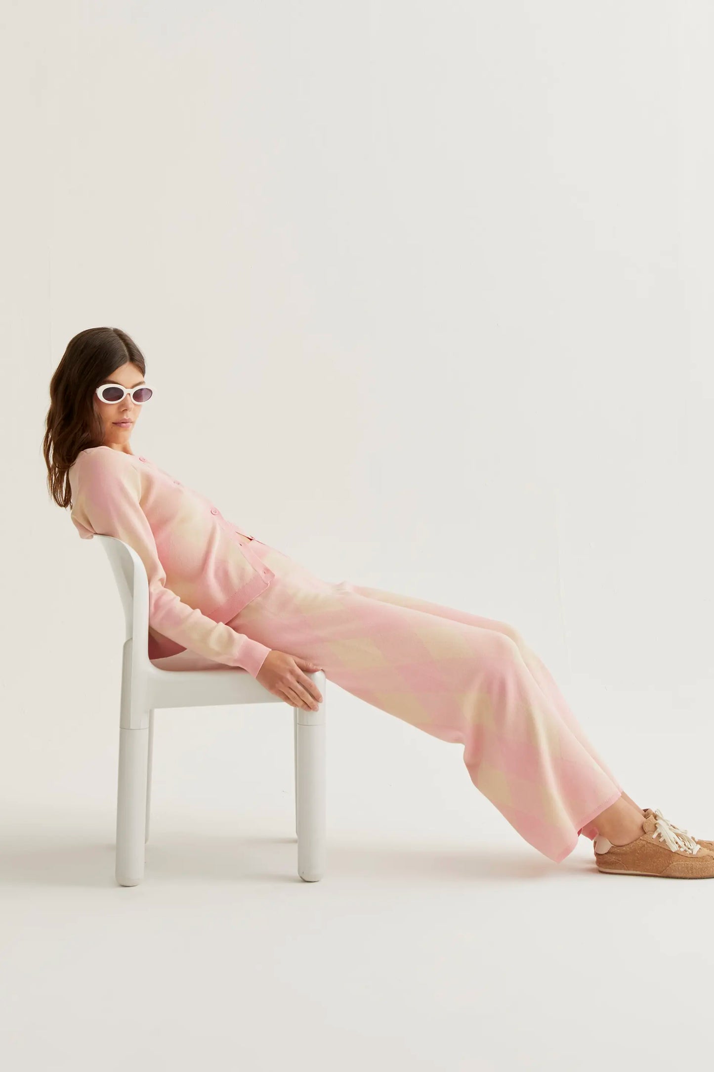 Pantalón punto con estampado rombos rosa