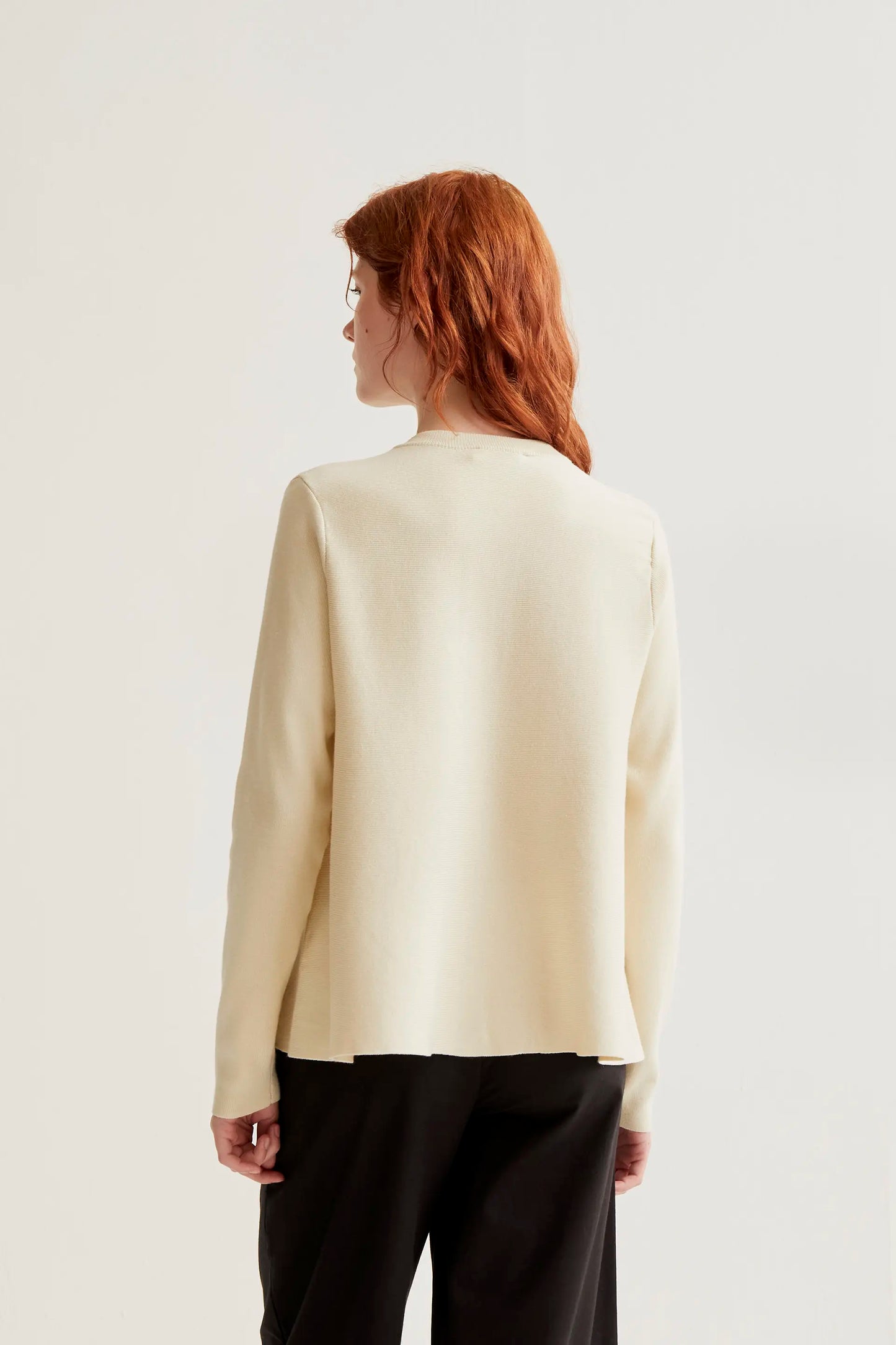 Cardigan nero in maglia con bottoni