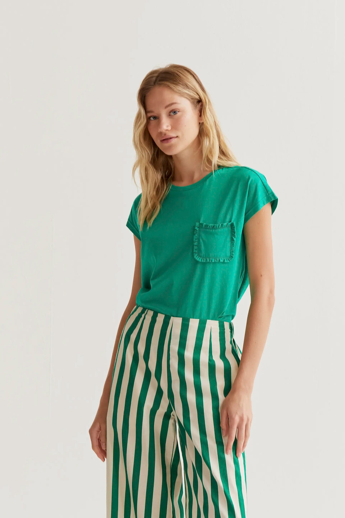 Camiseta  básica 100% algodón verde
