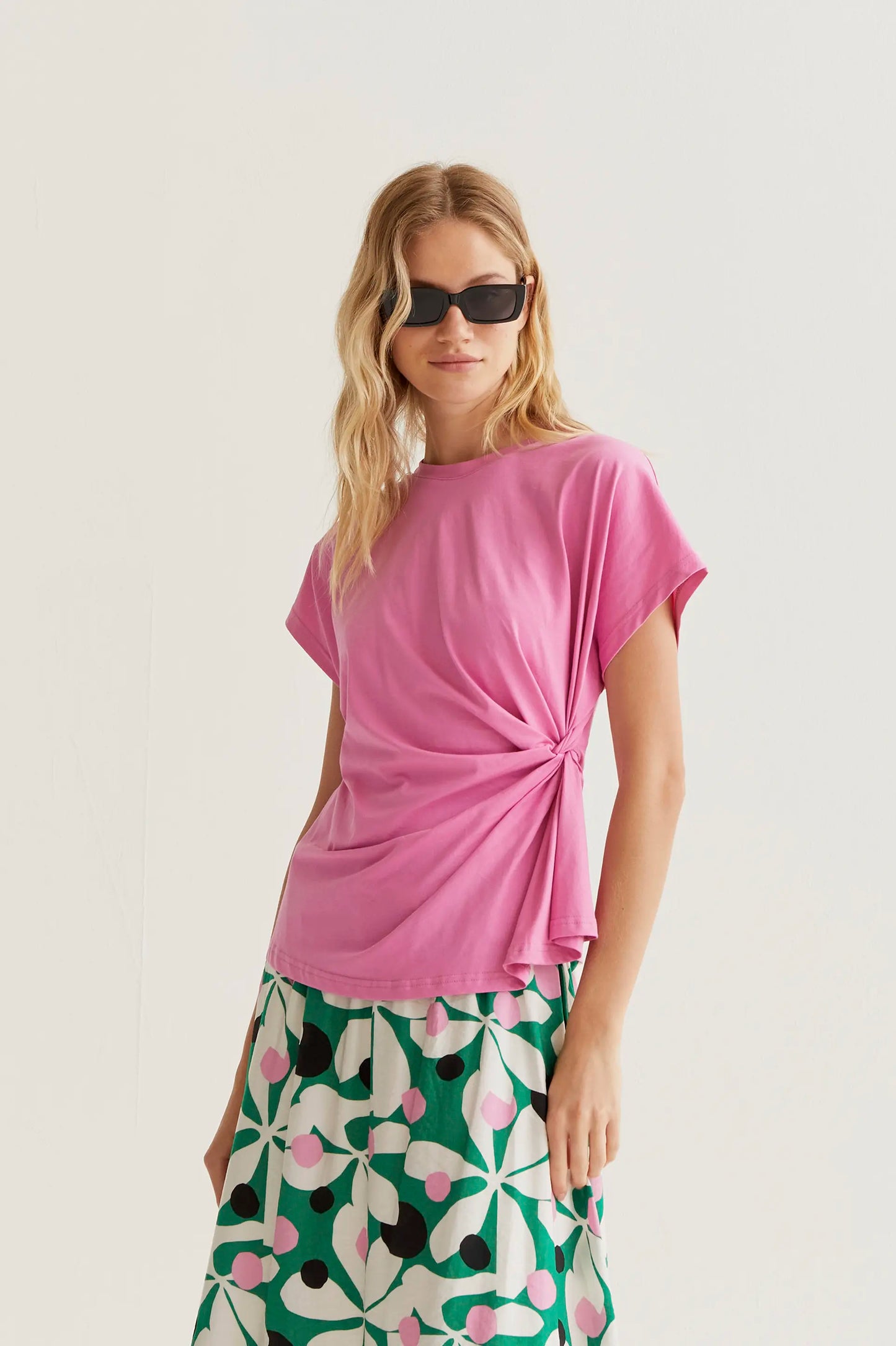 100% cotton pink t-shirt with side knot