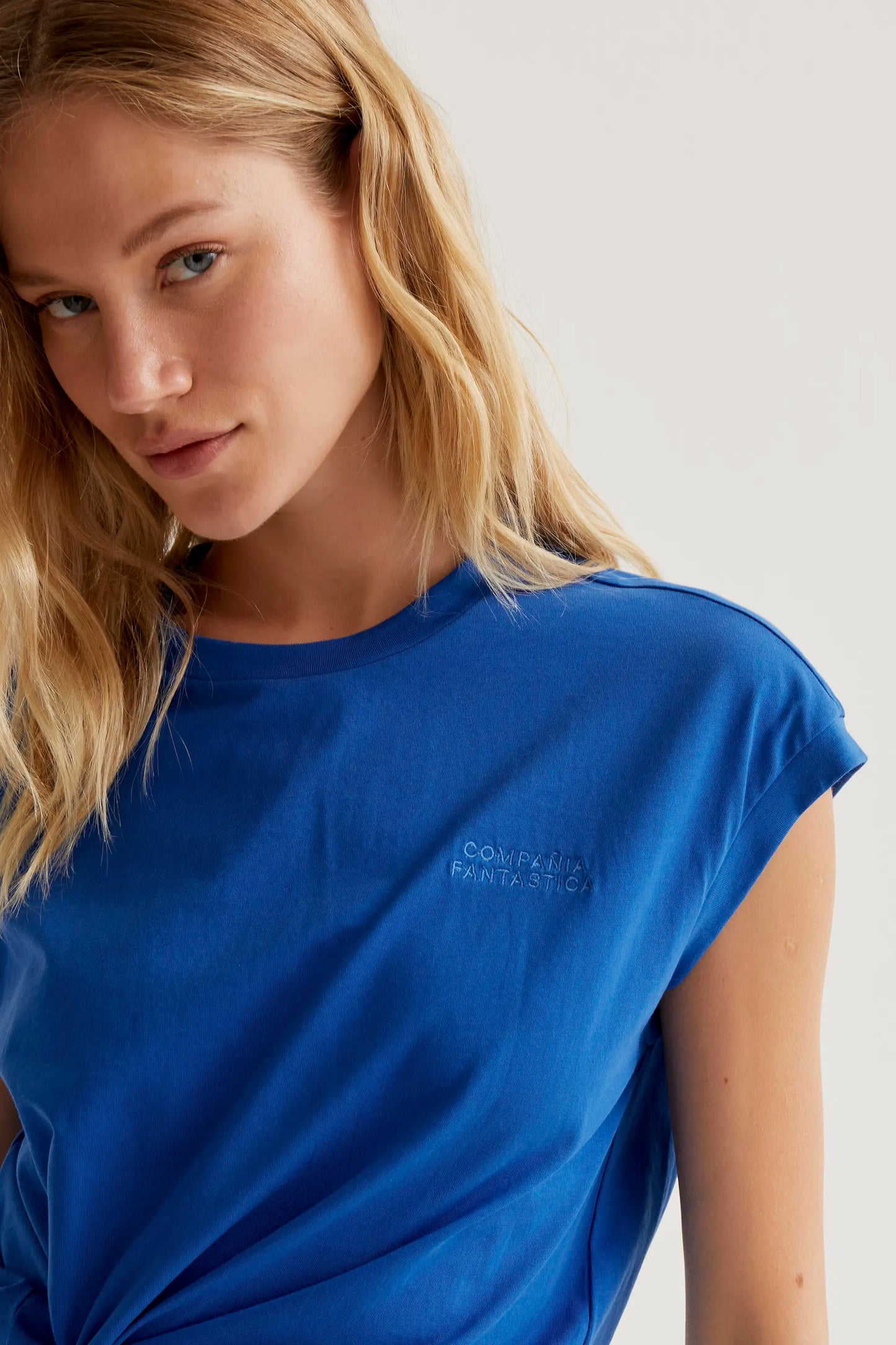 Camiseta 100% algodón azul