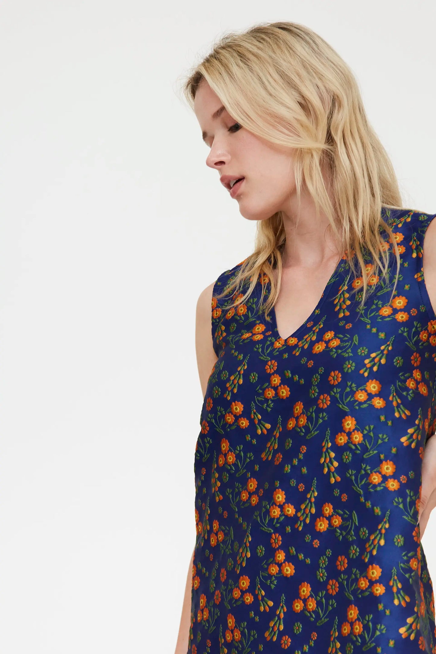 Vestido corto con estampado Flowers Jacquard