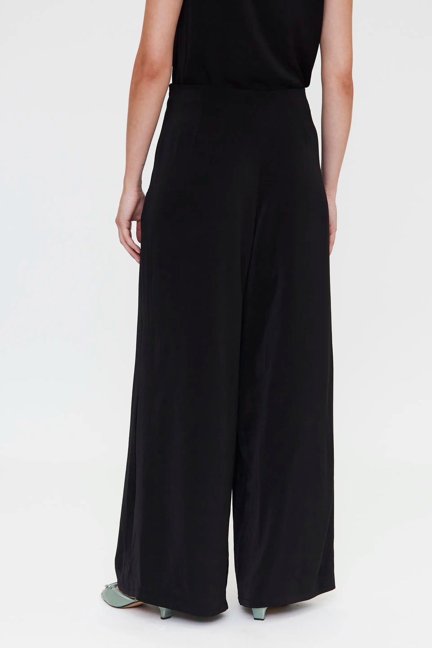 Black flowy trousers