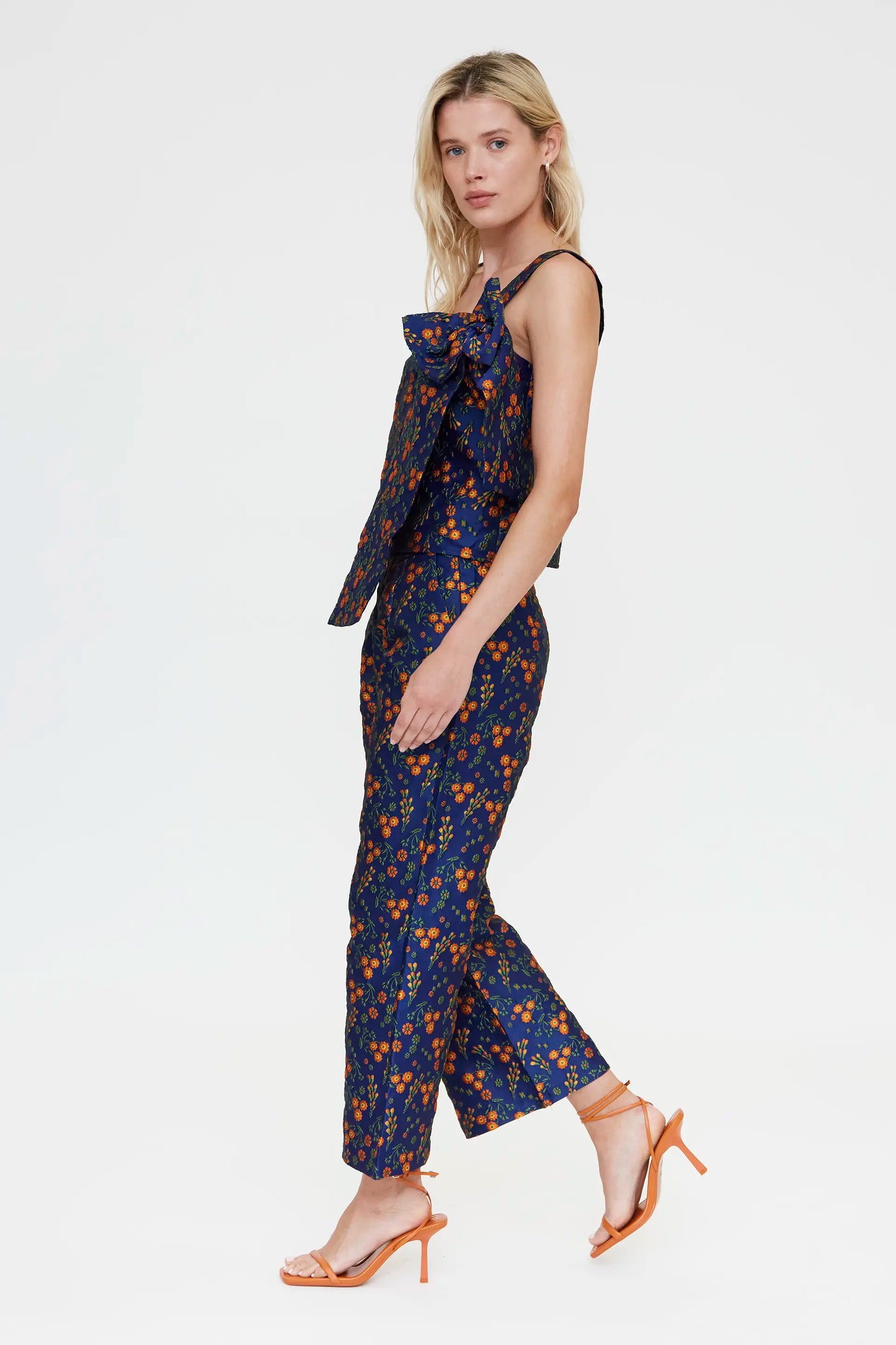 Trousers with Flowers Jacquard print