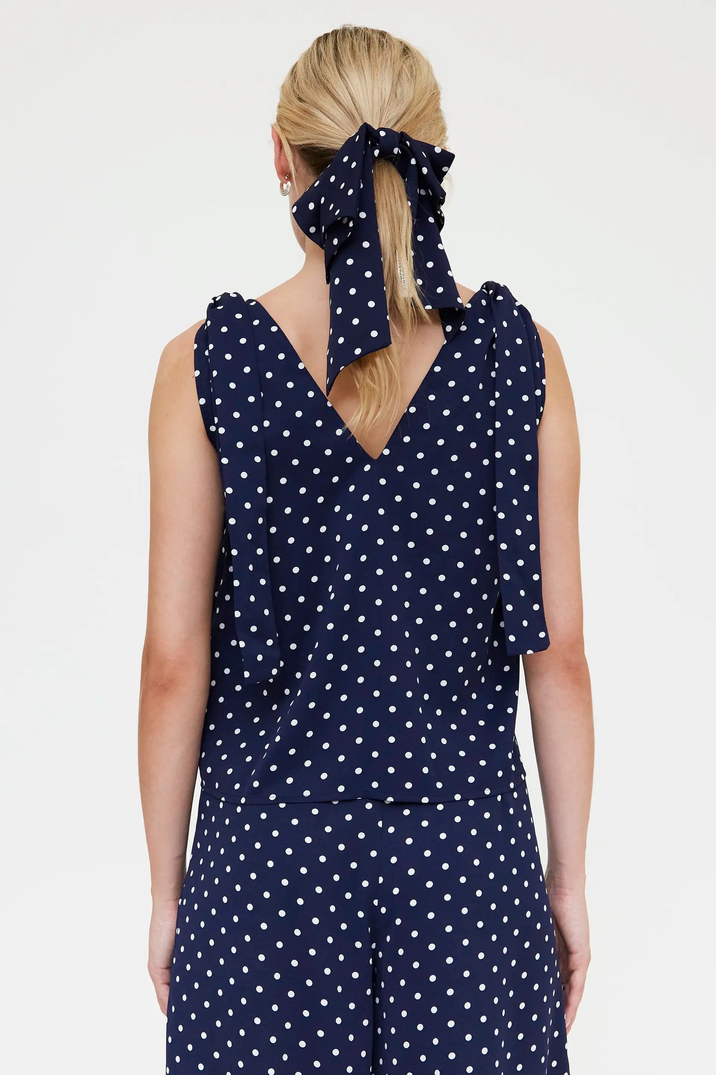 Top con estampado mini dots azul marino