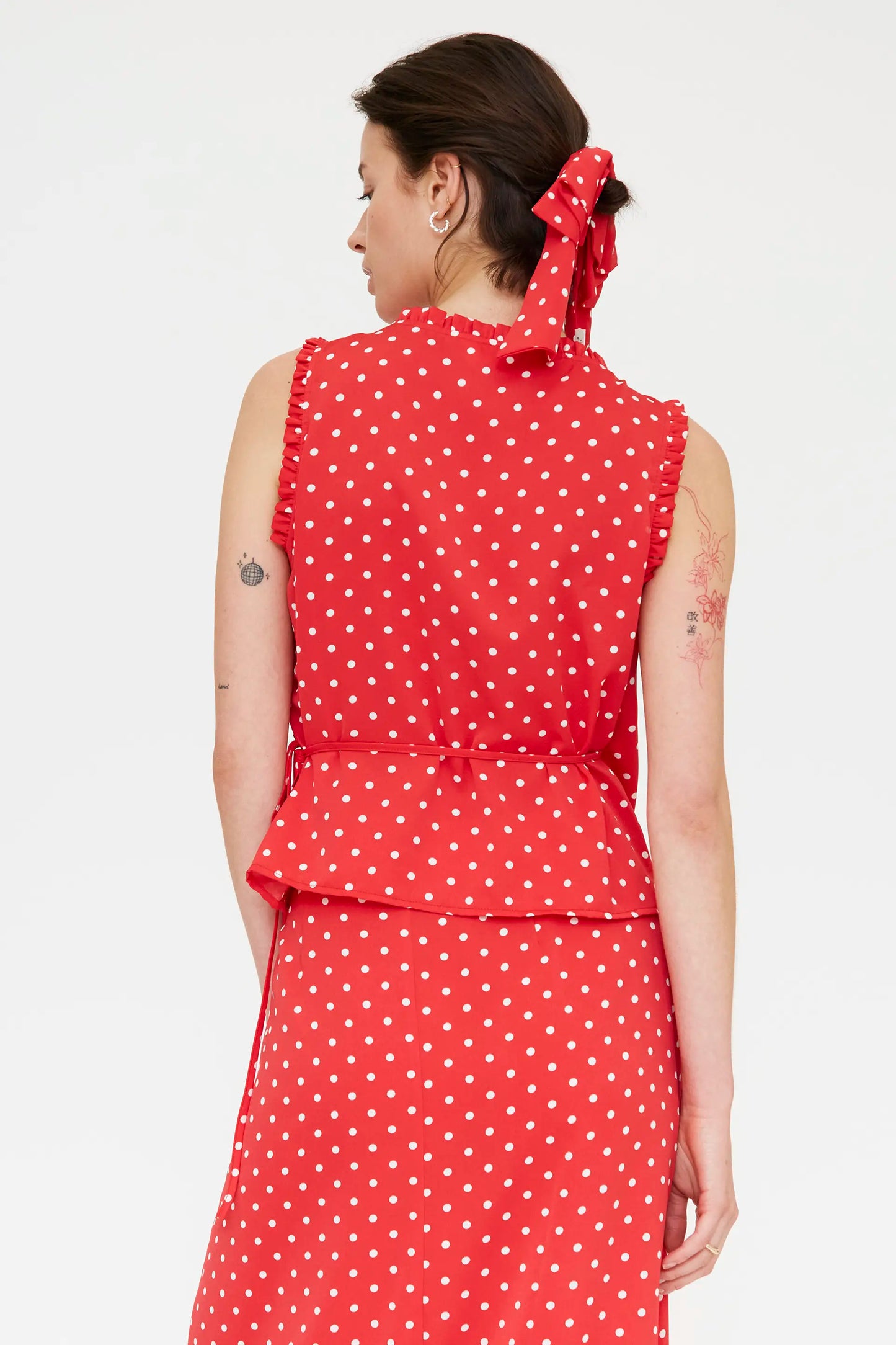 Top con estampado mini dots rojo