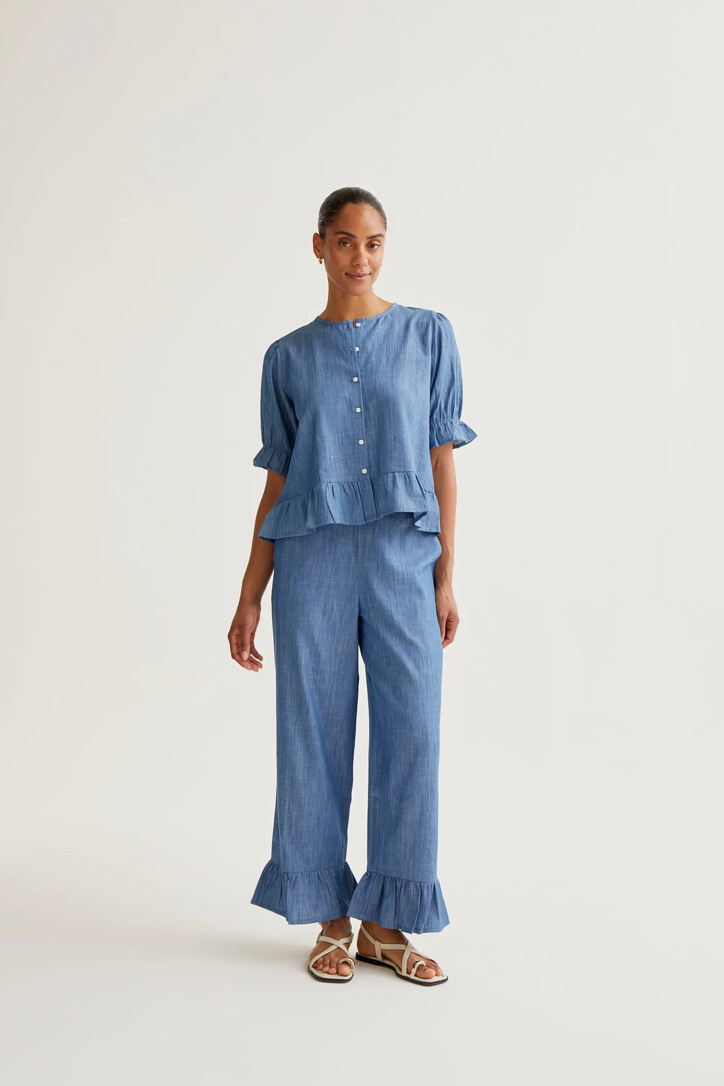 Pantalón 100% algodón chambray azul claro