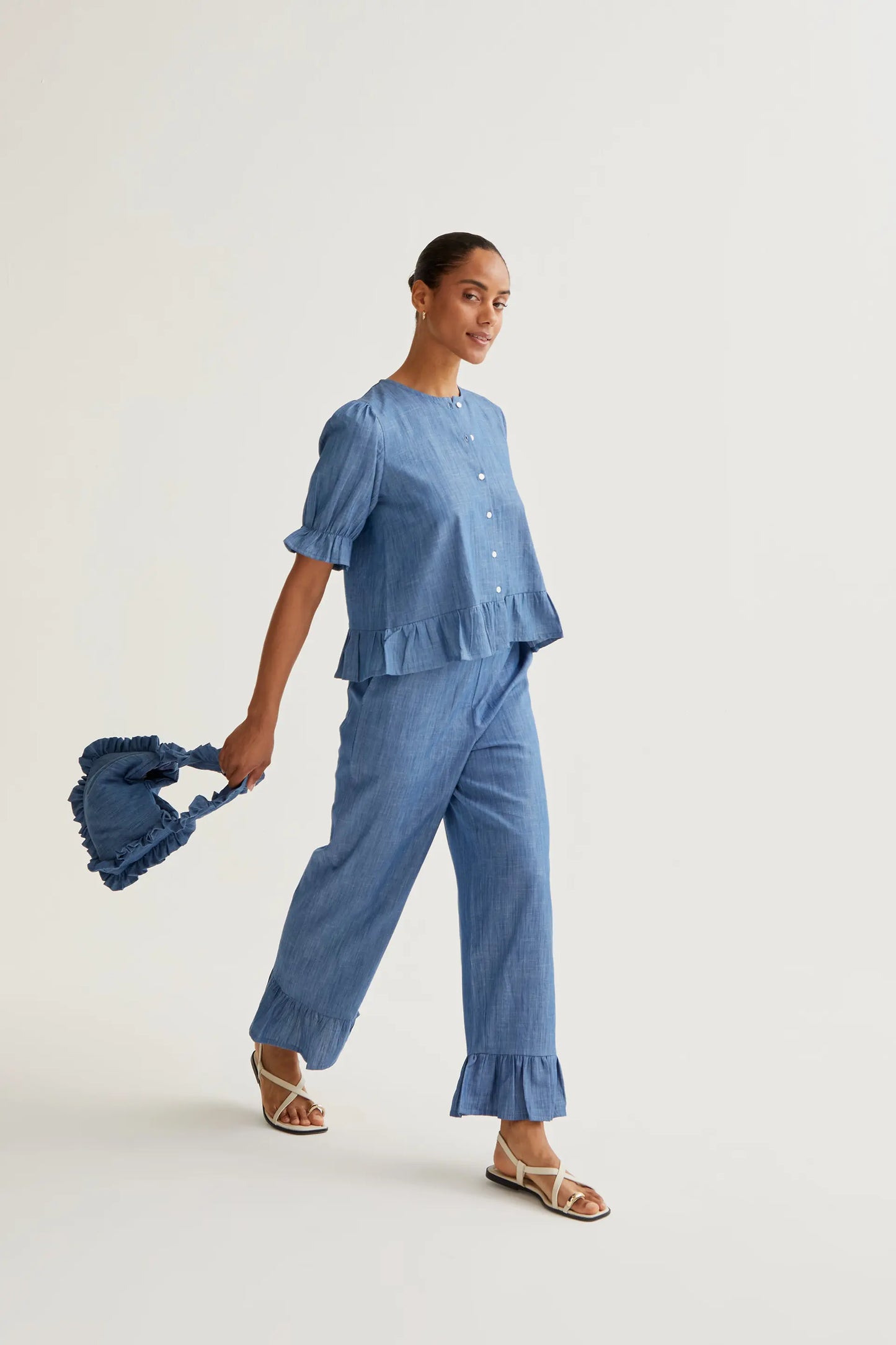 Pantalón 100% algodón chambray azul claro