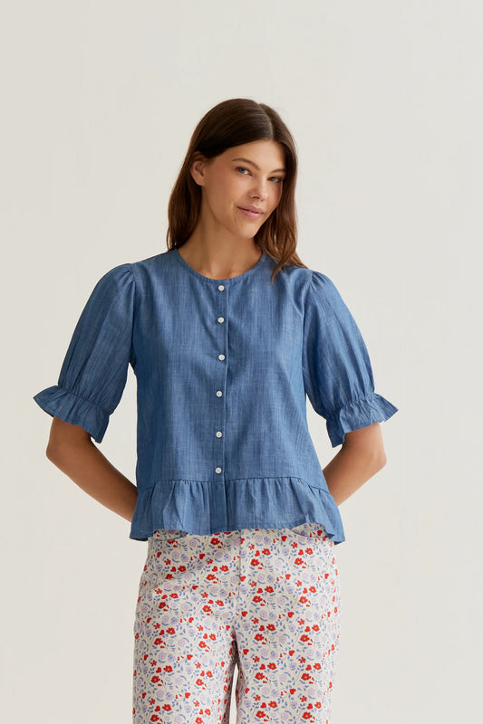 Camisa 100% algodón chambray azul claro.