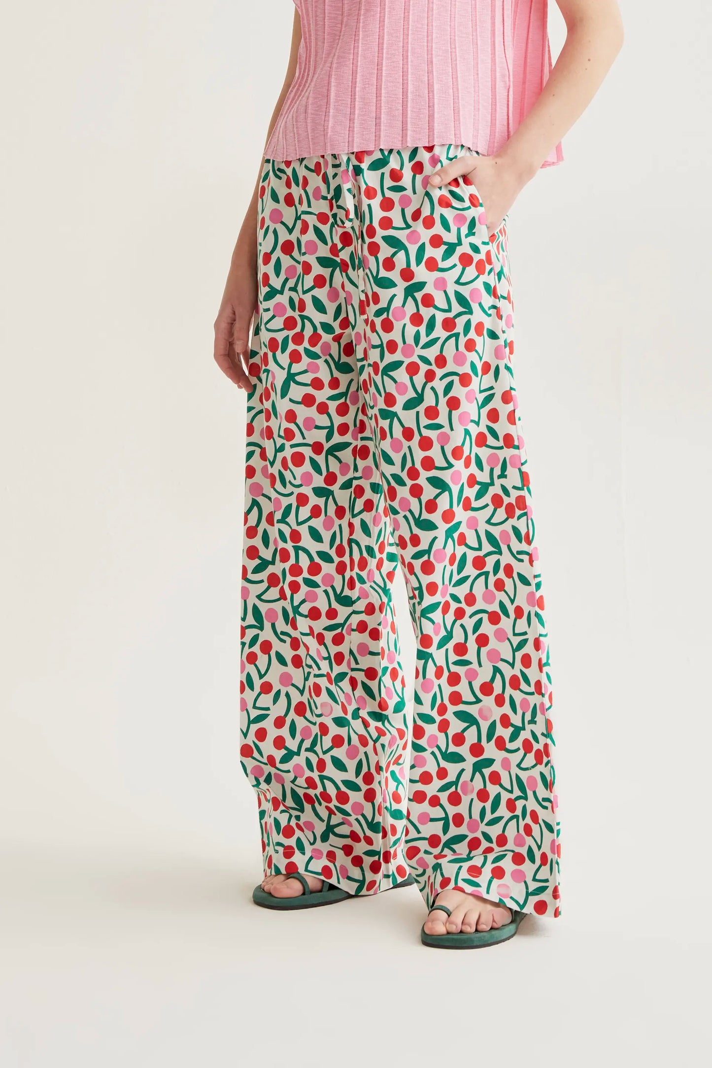 100% cotton trousers with burgundy print