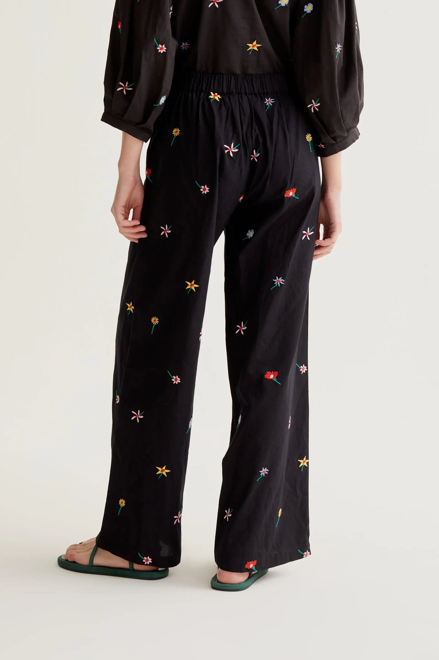 Pantalón con estampado Black Gardener Flowers
